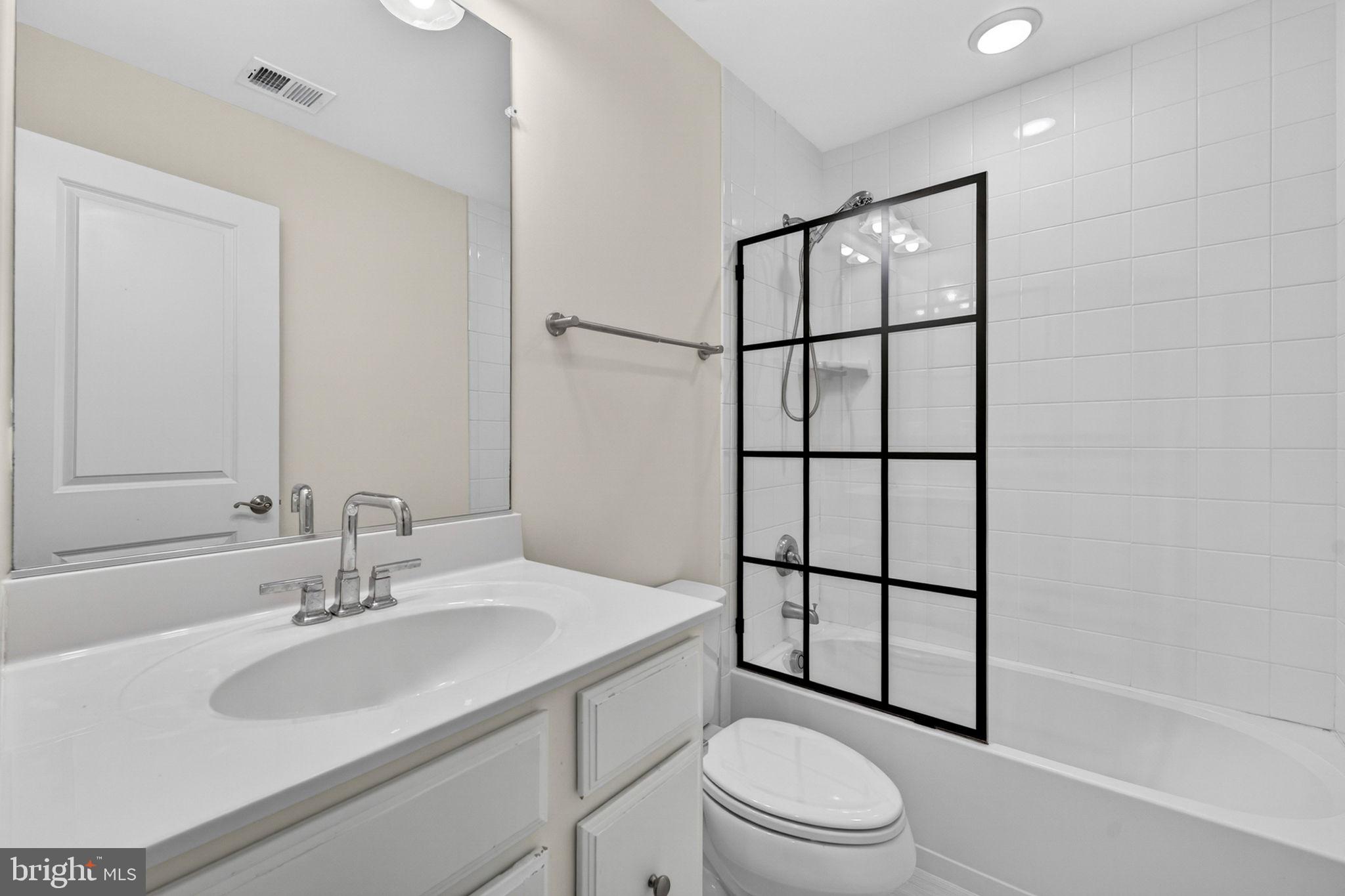 BRADLEY SQUARE - Residential