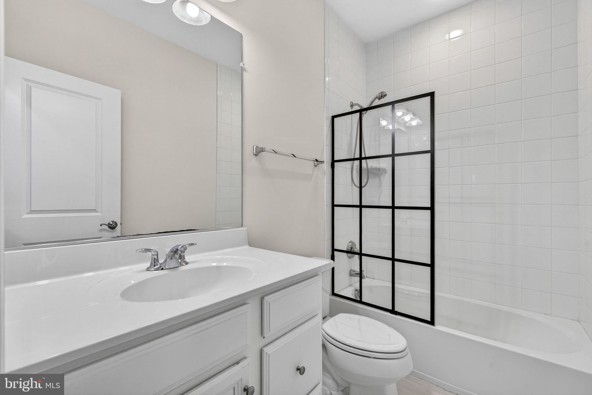 BRADLEY SQUARE - Residential