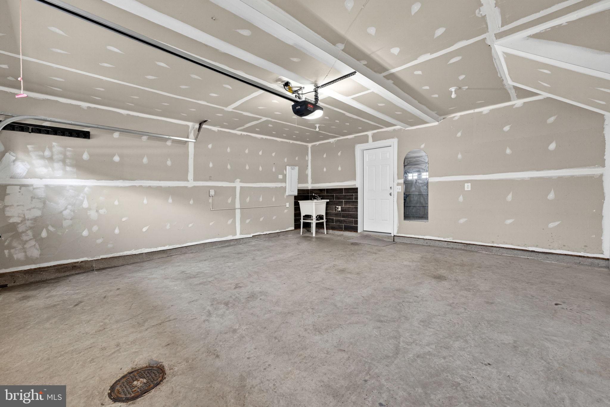 BRADLEY SQUARE - Residential
