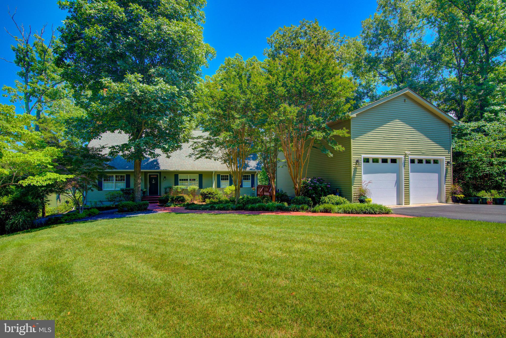 579 BAY POINTE DRIVE
