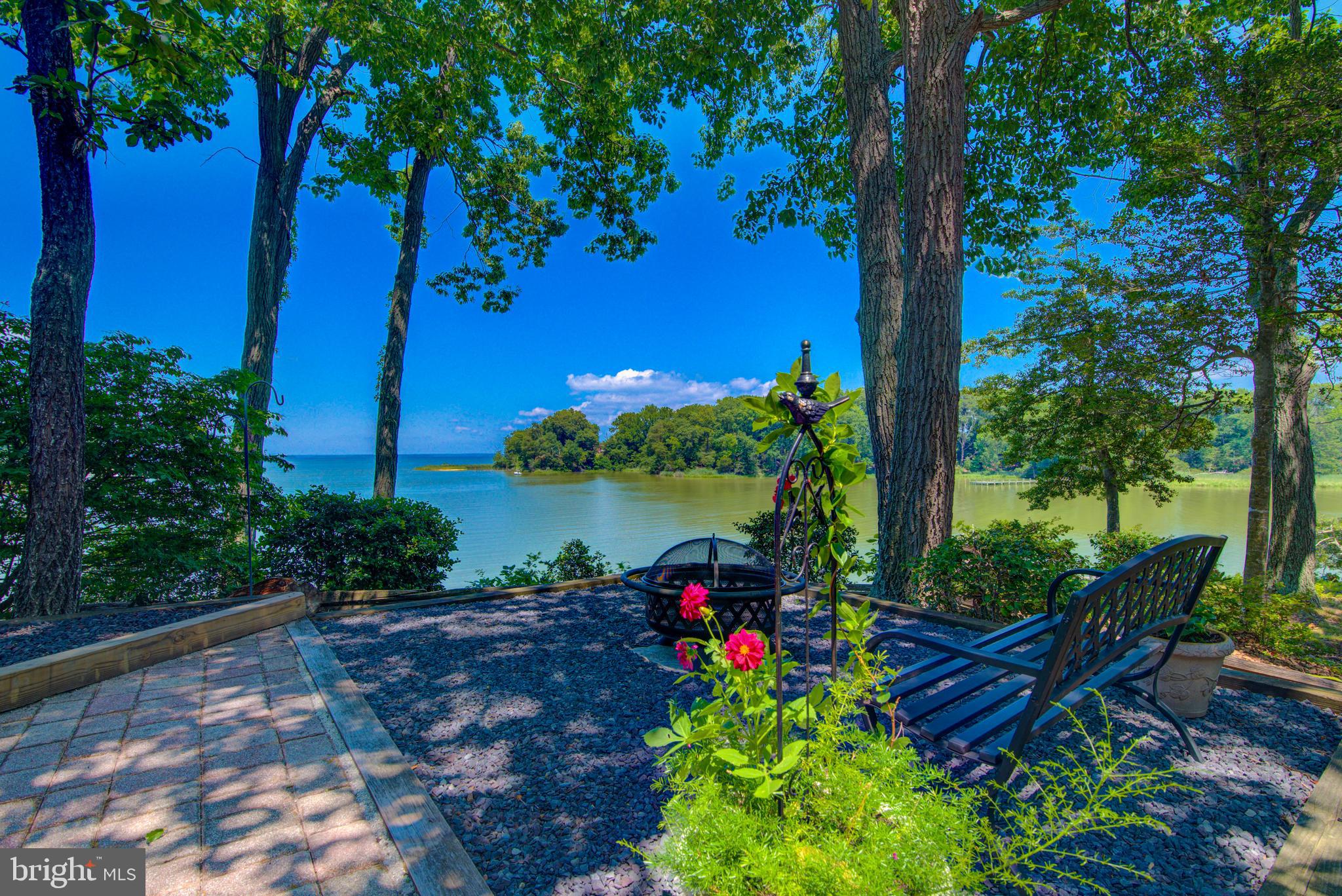 579 BAY POINTE DRIVE