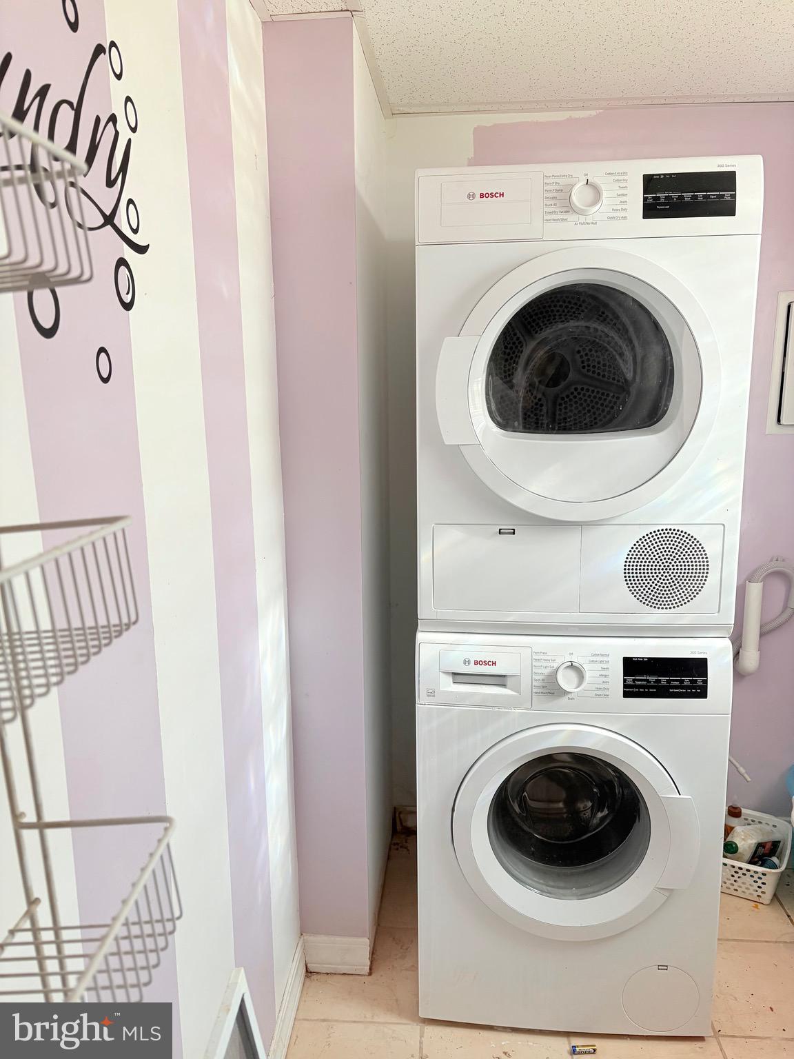 SUMMERDALE - Residential Lease