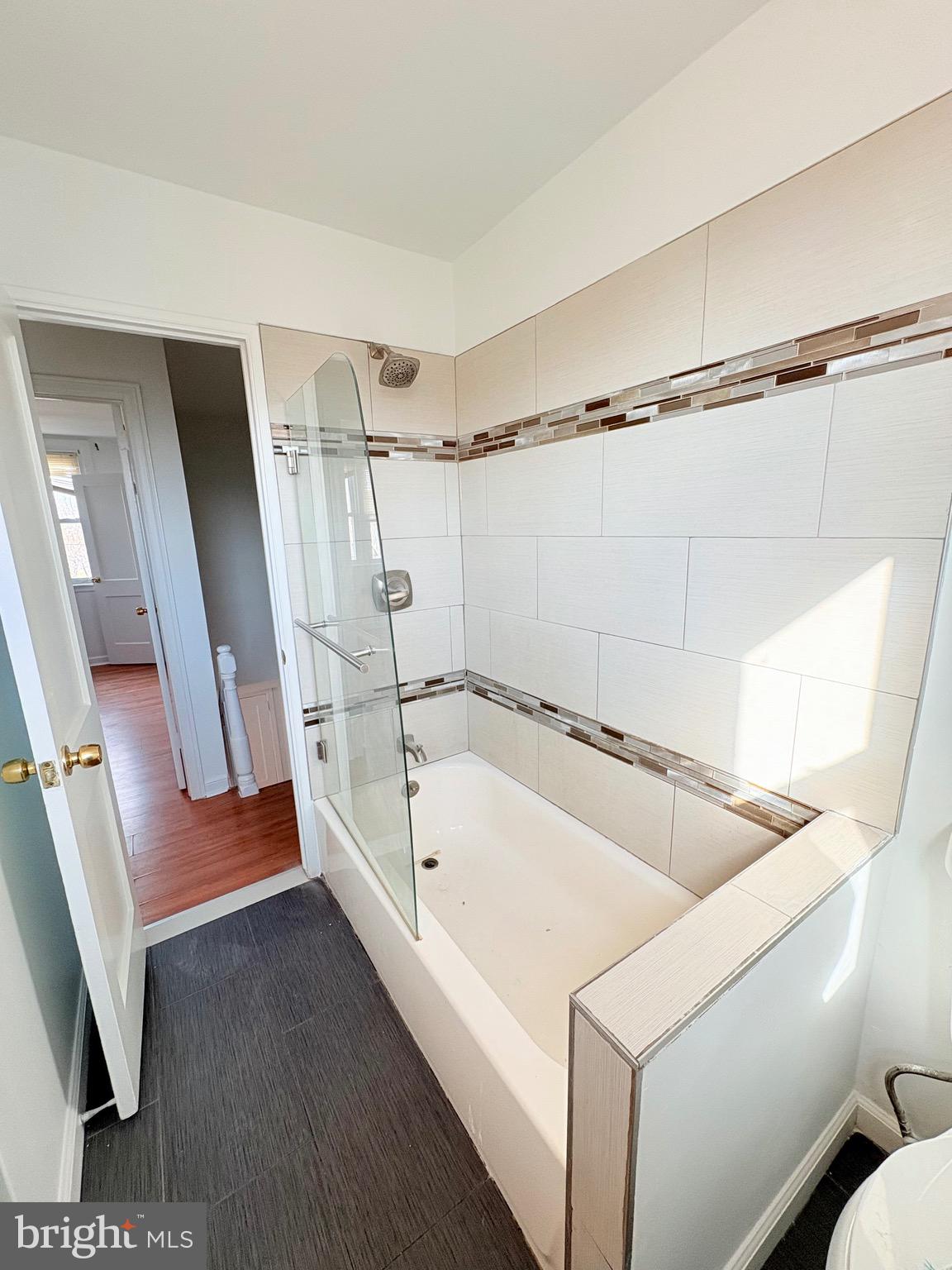 SUMMERDALE - Residential Lease