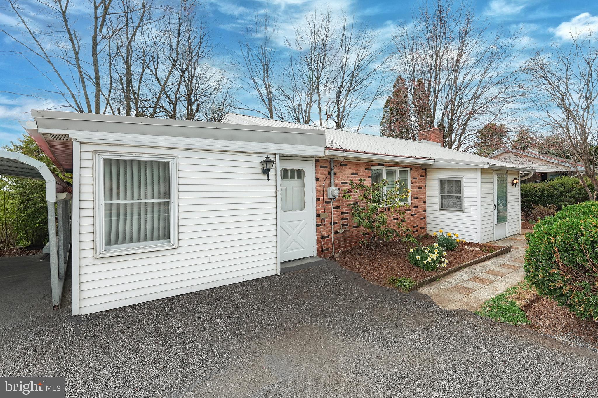 CAPE HORN ROAD - Residential