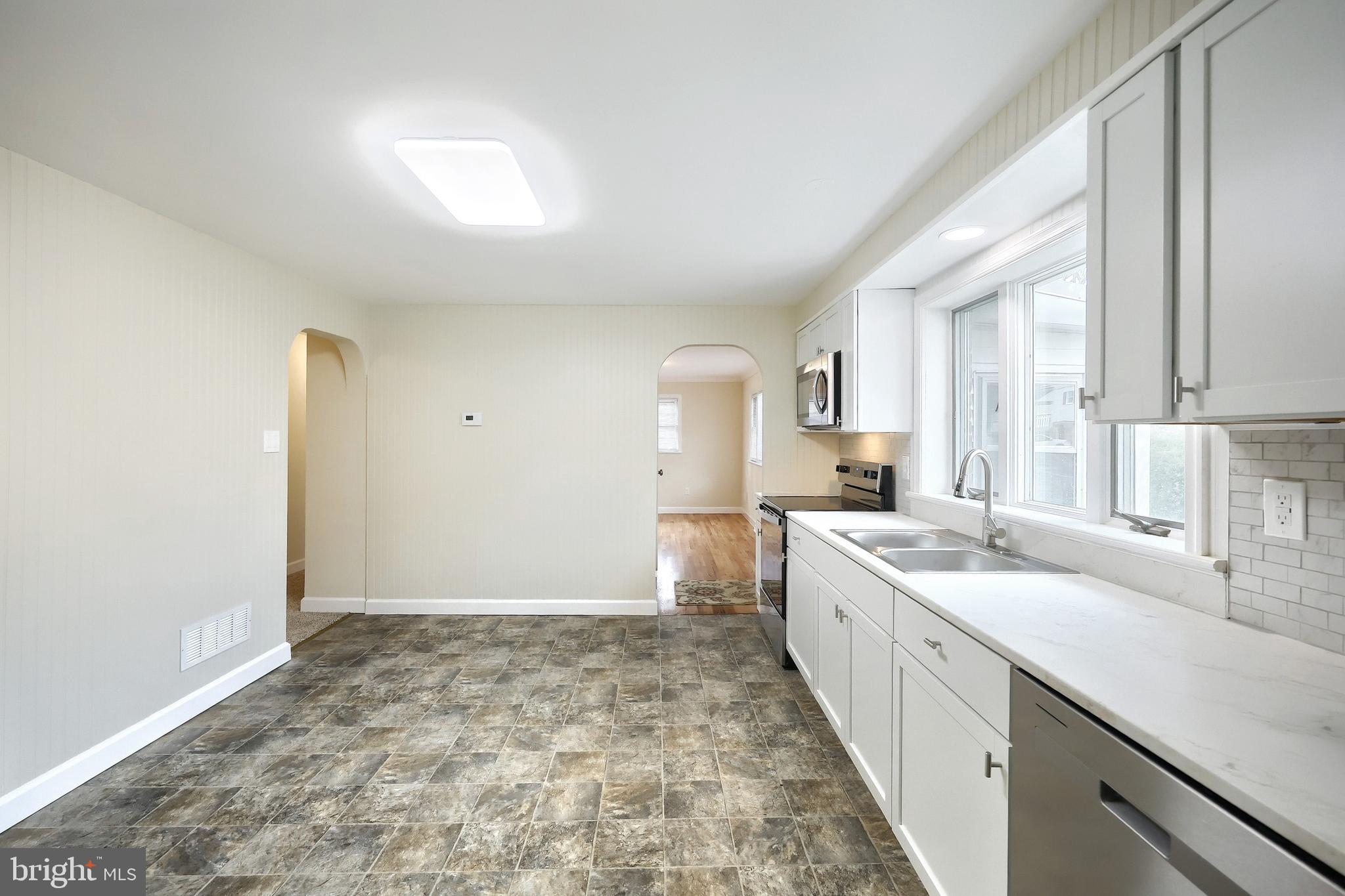 CAPE HORN ROAD - Residential