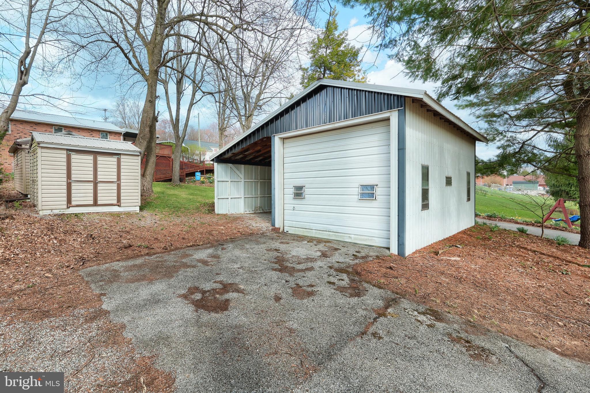 CAPE HORN ROAD - Residential