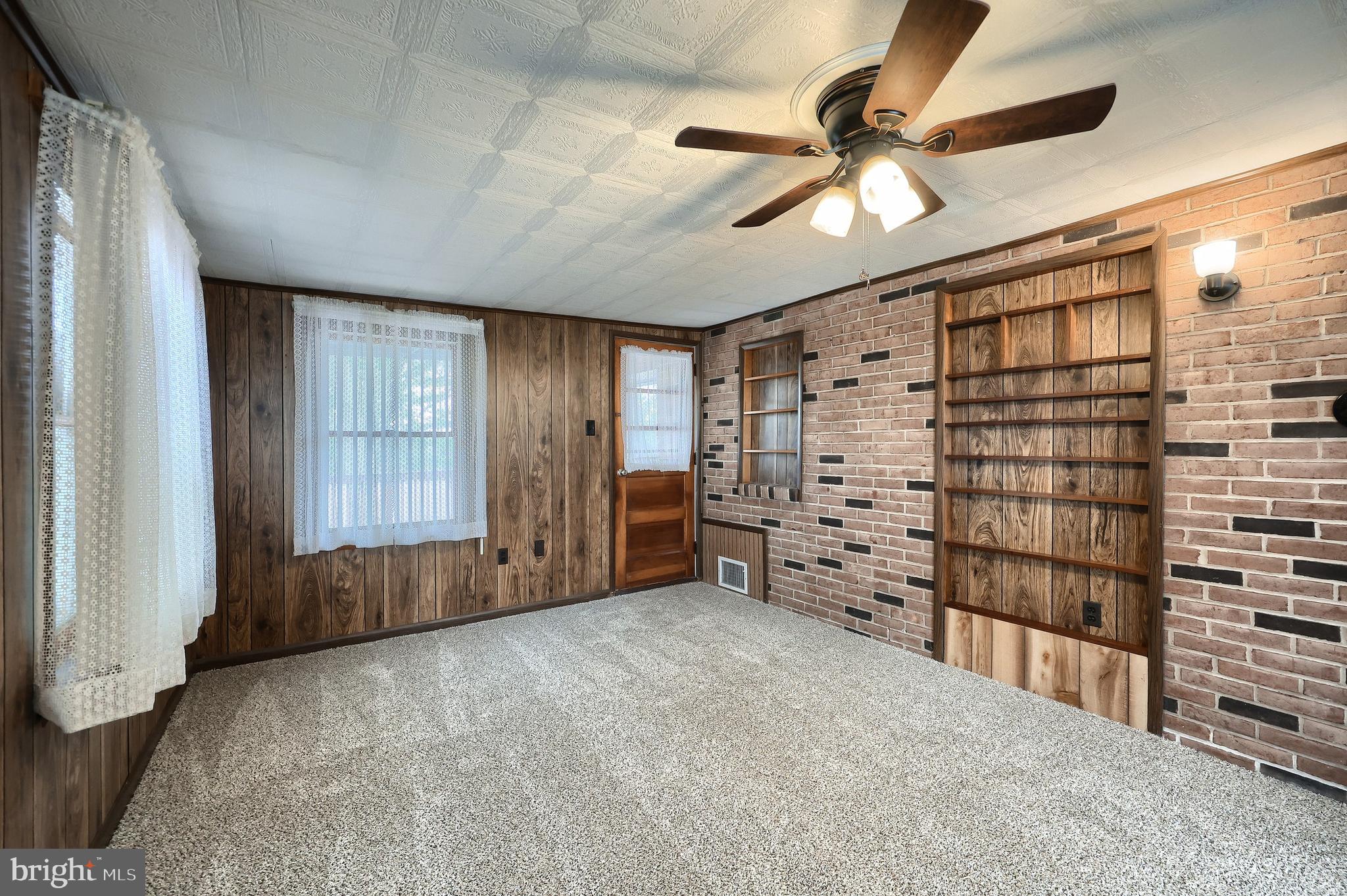 CAPE HORN ROAD - Residential