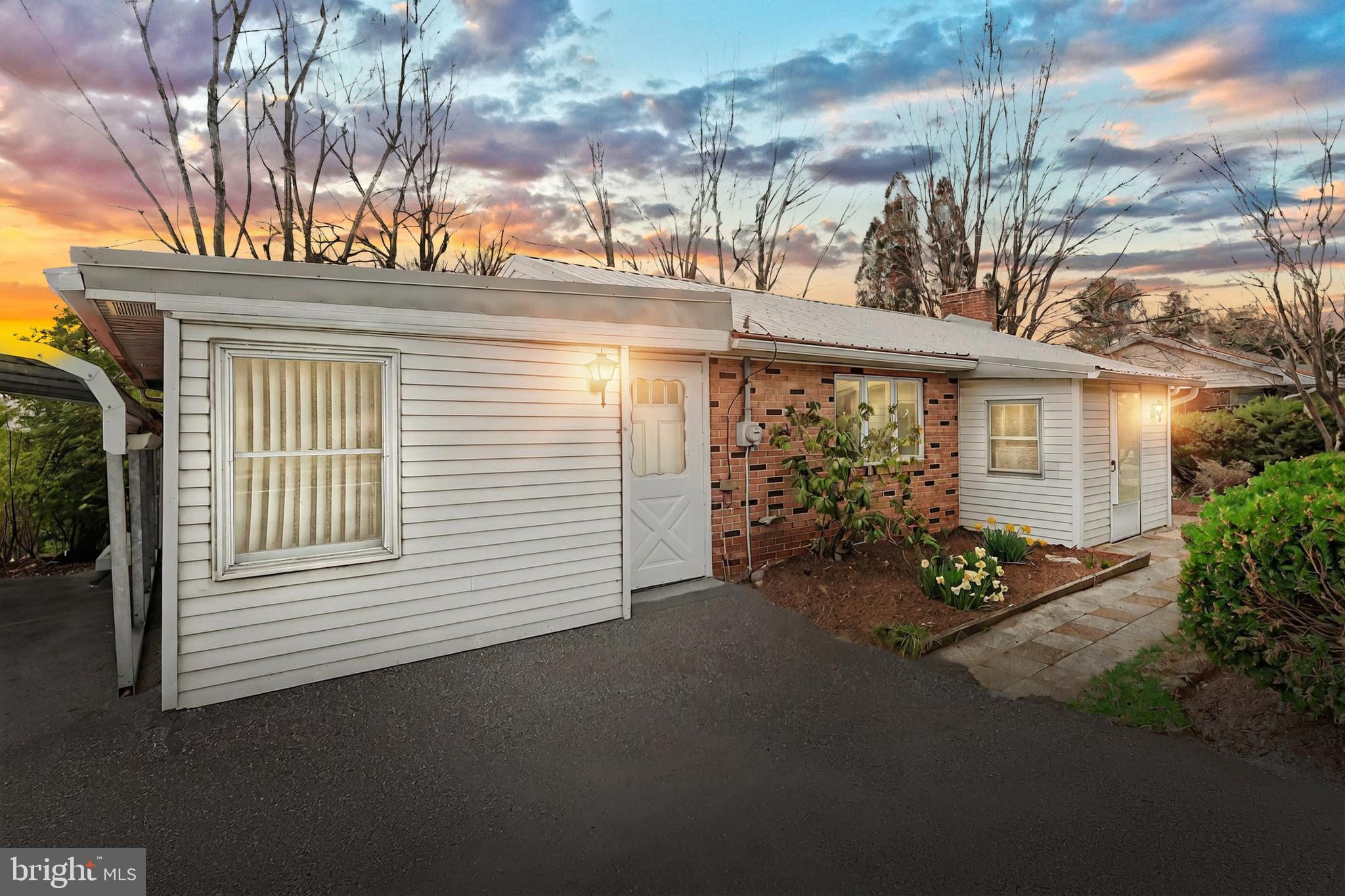 CAPE HORN ROAD - Residential