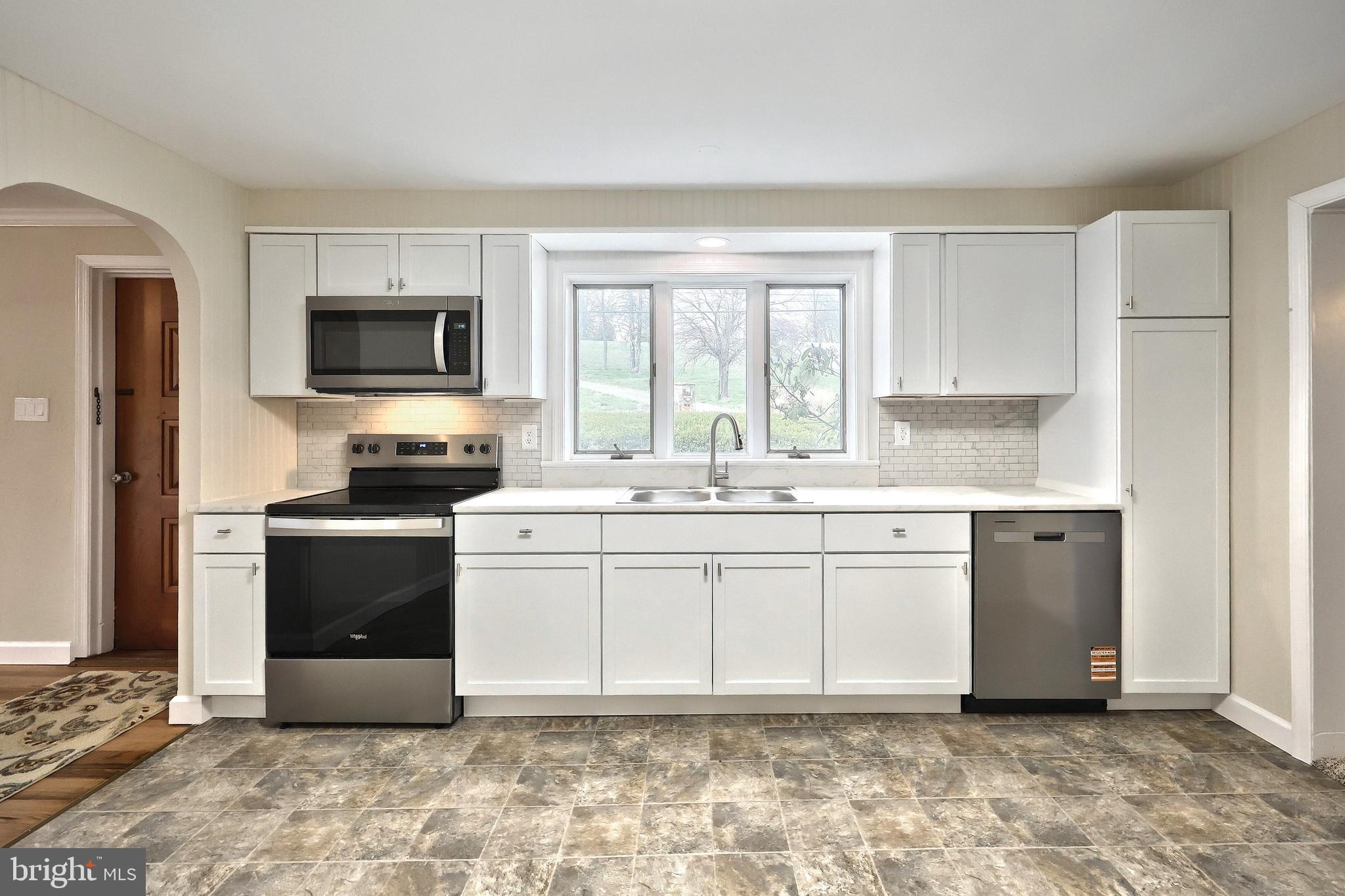 CAPE HORN ROAD - Residential