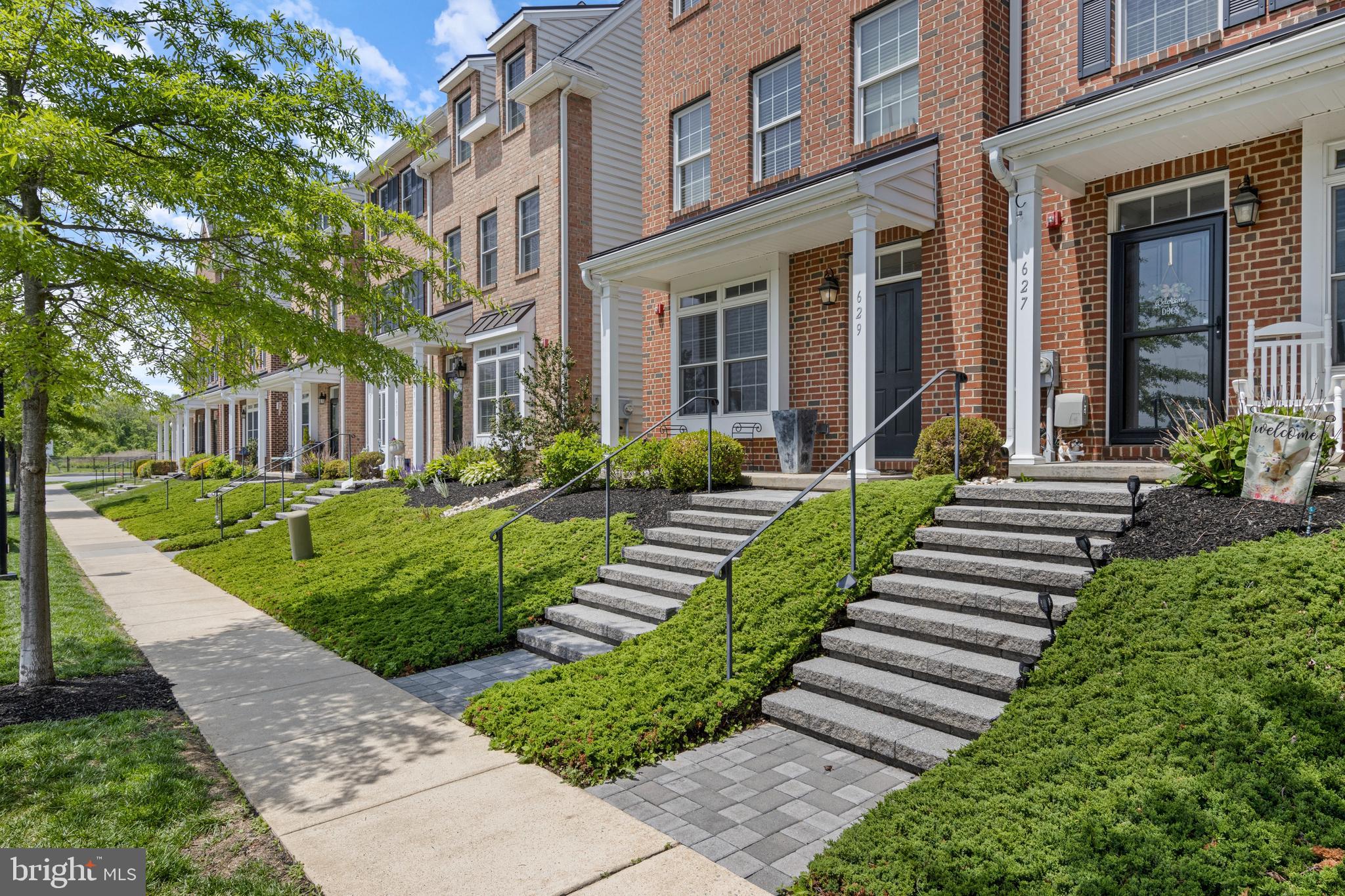 629 W MULBERRY STREET