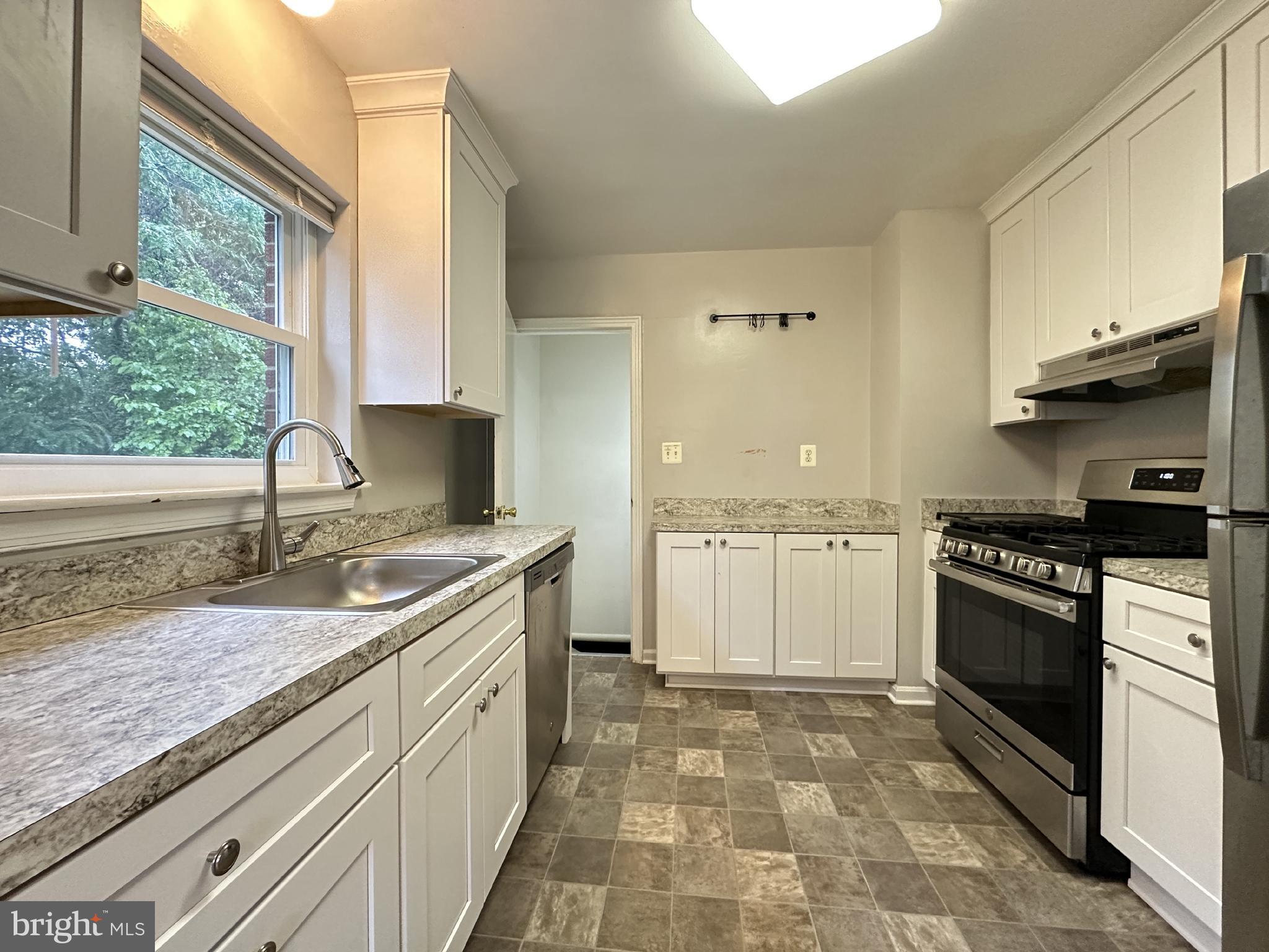 2237 HIGHLAND AVENUE