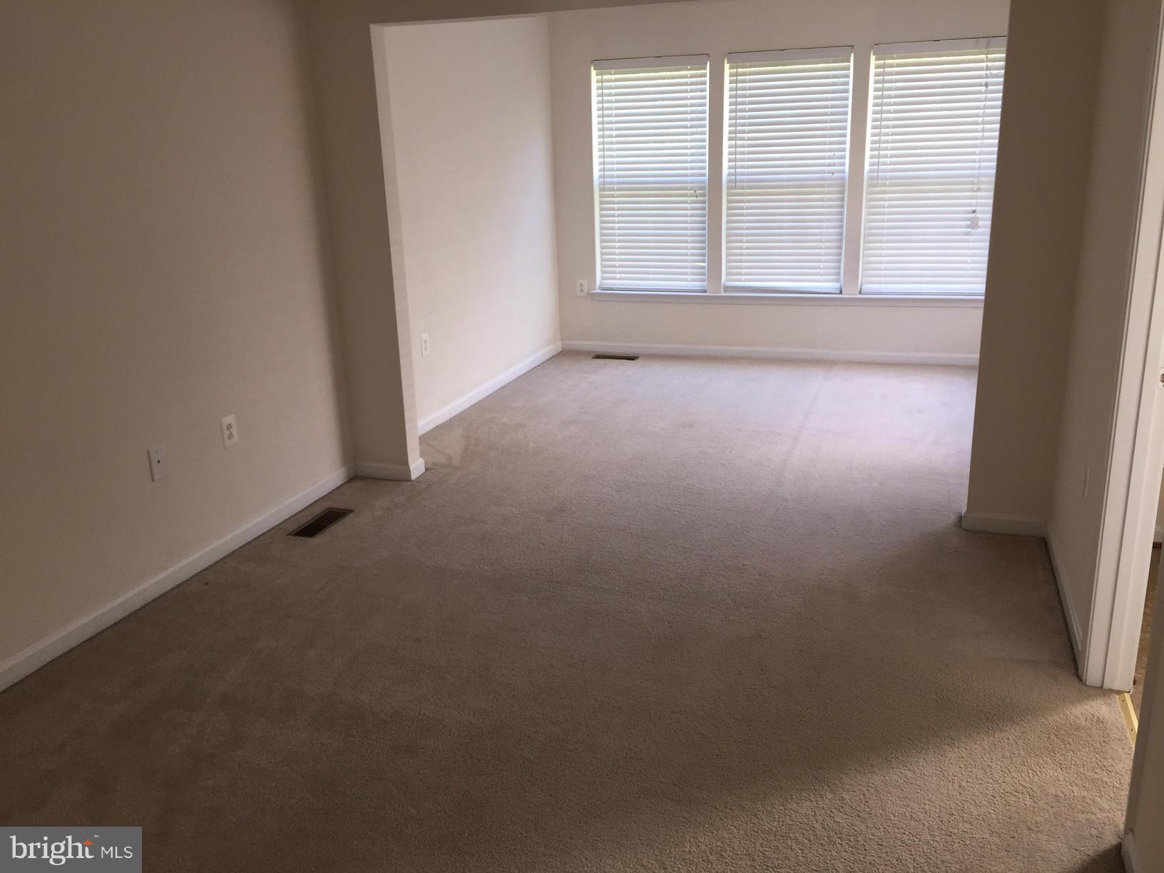 COLONIAL HILLS - Residential Lease