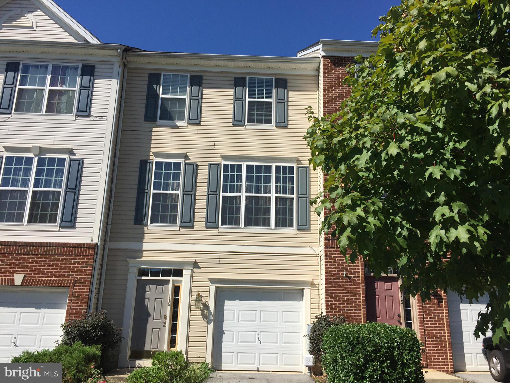 COLONIAL HILLS - Residential Lease