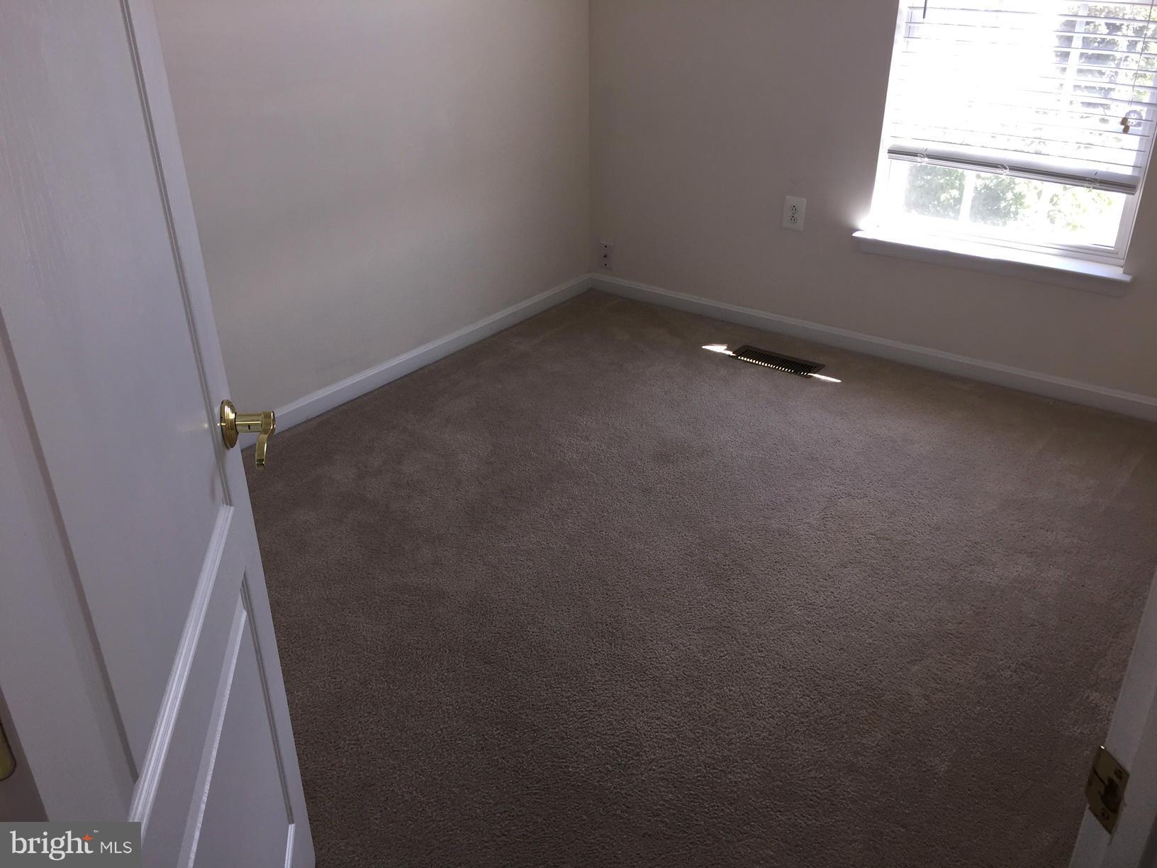 COLONIAL HILLS - Residential Lease