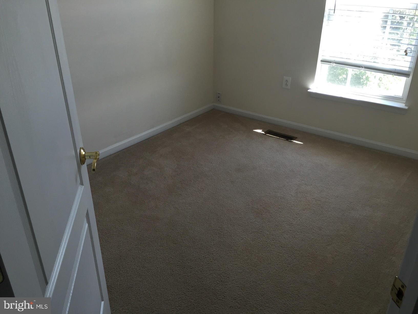 COLONIAL HILLS - Residential Lease