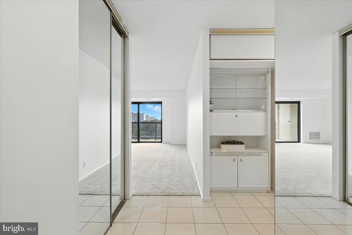 205 YOAKUM PARKWAY 601