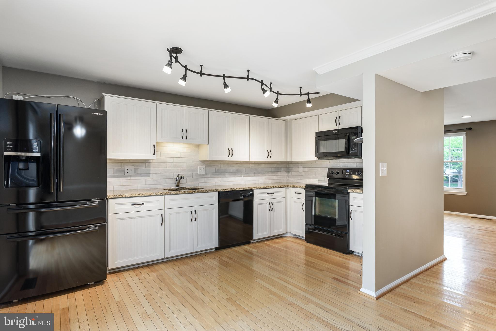 COUNTRYSIDE - Residential