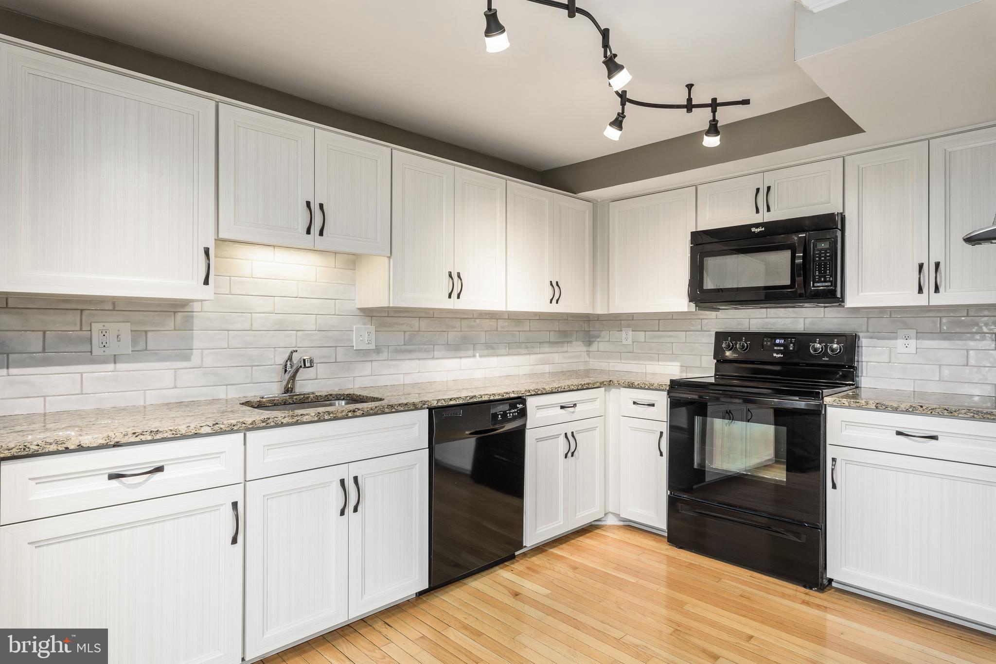 COUNTRYSIDE - Residential