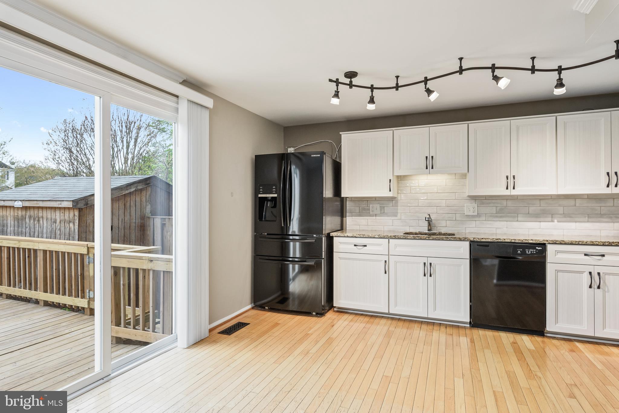 COUNTRYSIDE - Residential