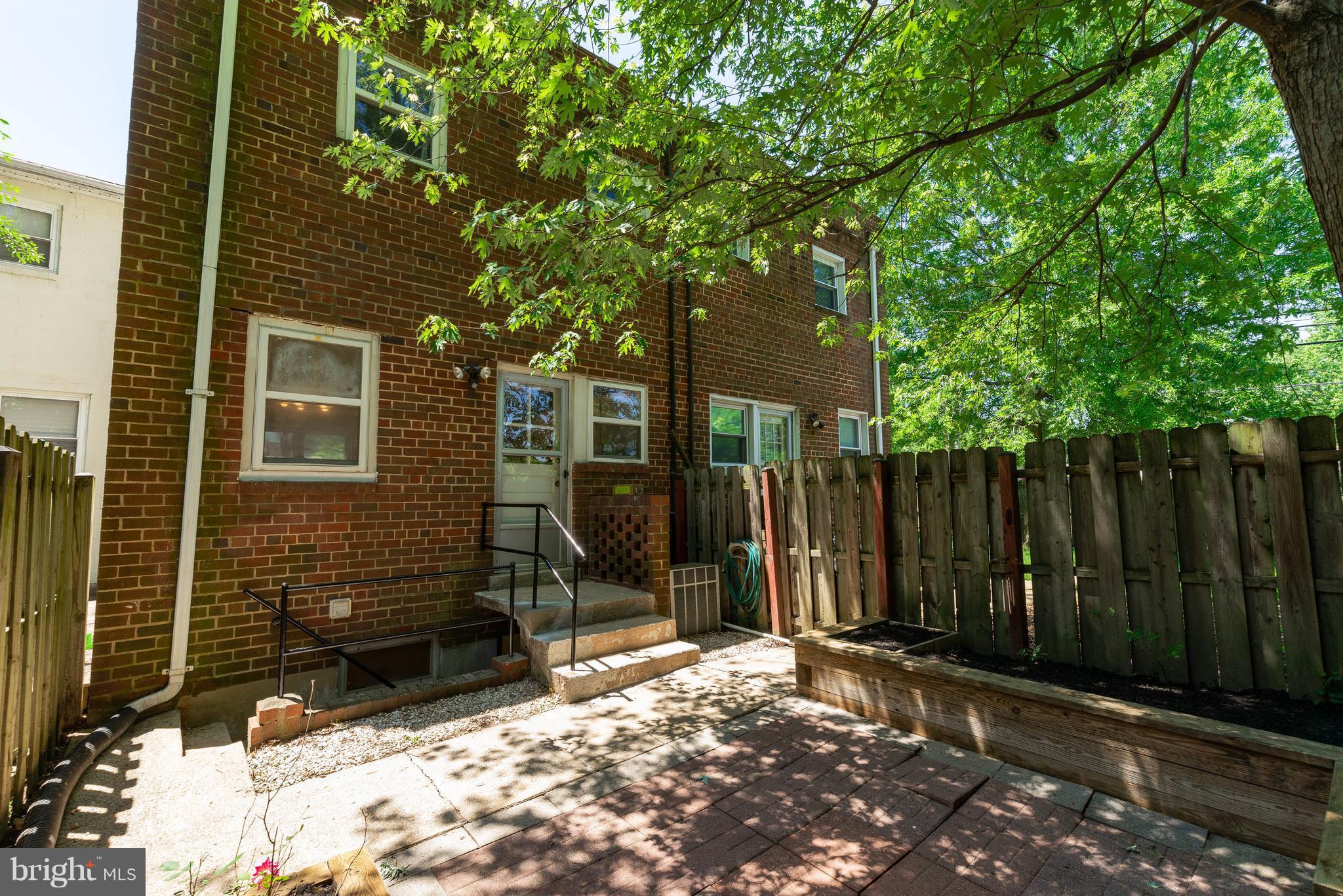 LAUREL GARDENS - Residential