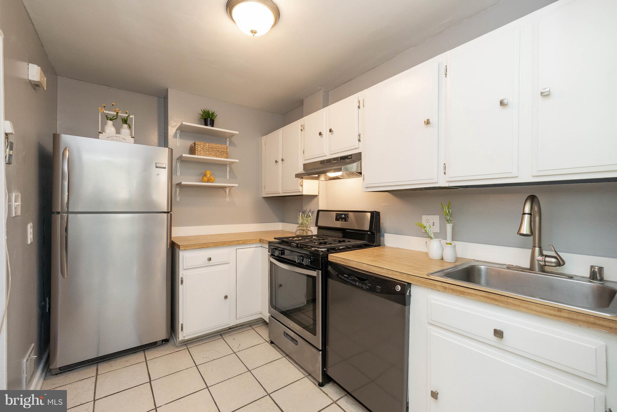 LAUREL GARDENS - Residential