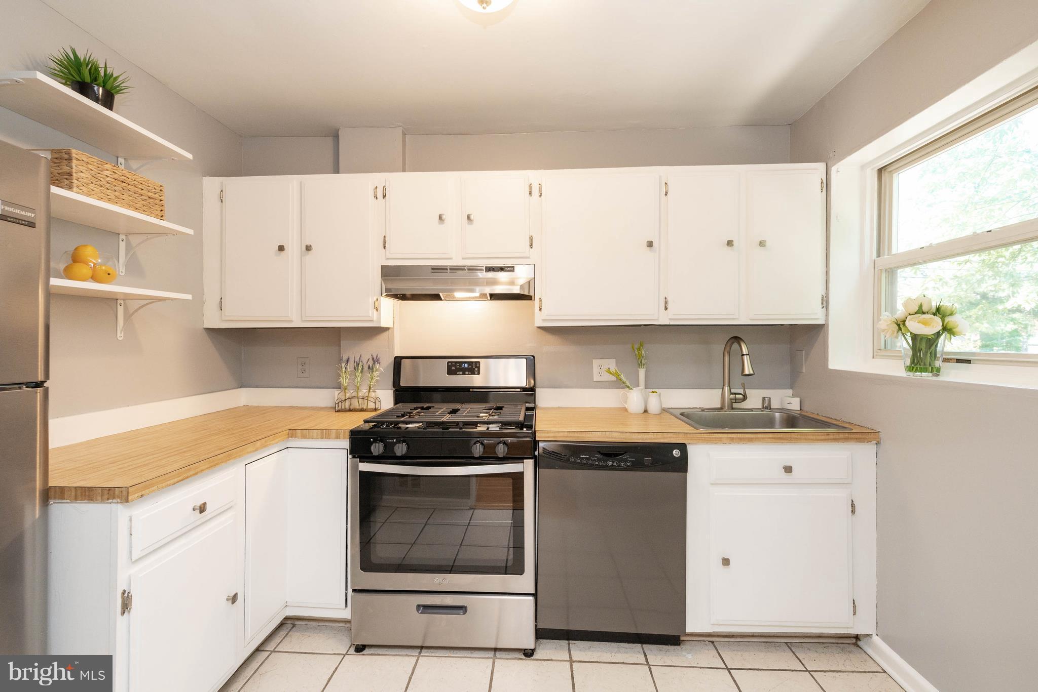 LAUREL GARDENS - Residential