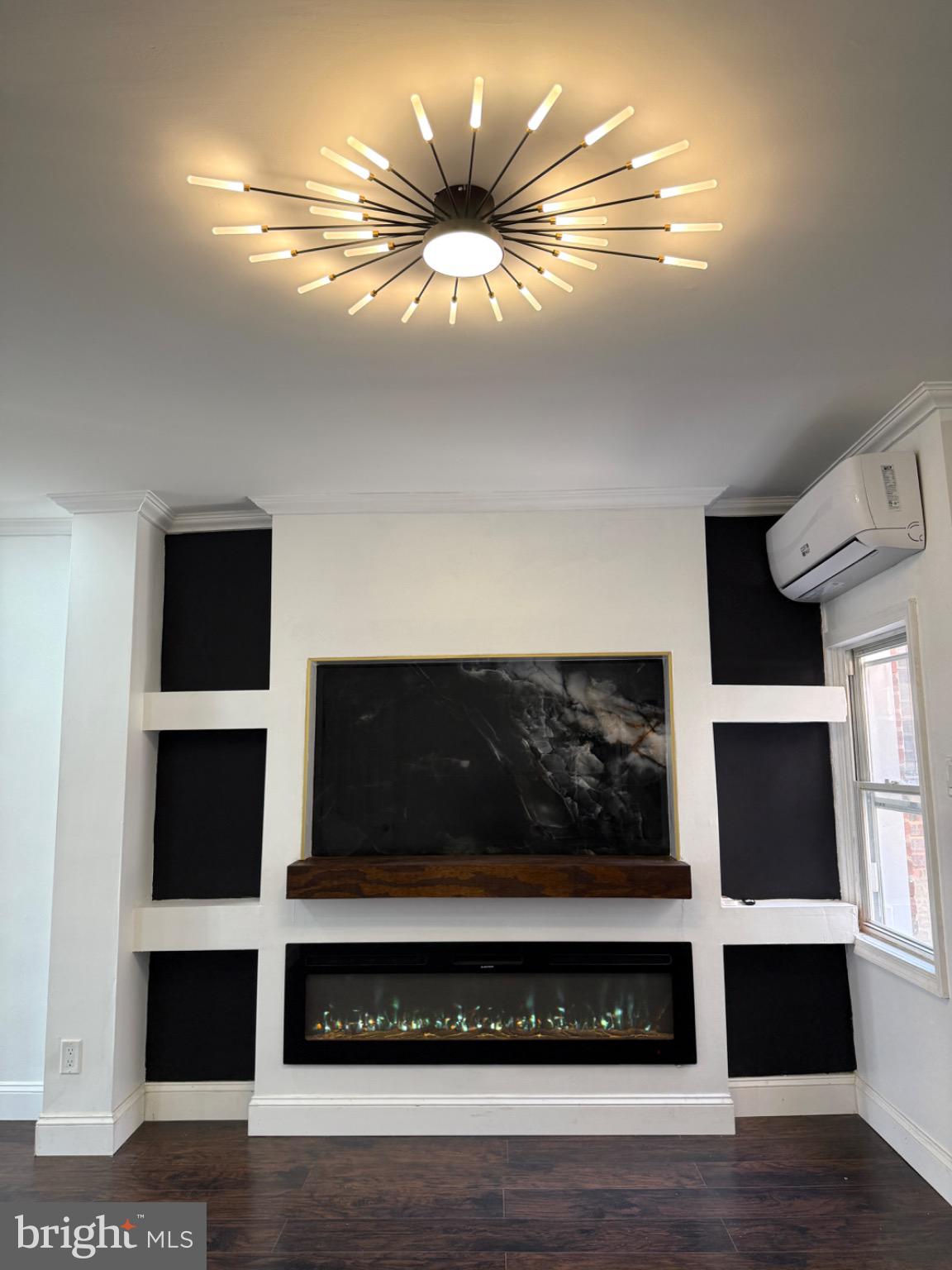 WEST OAK LANE - Residential