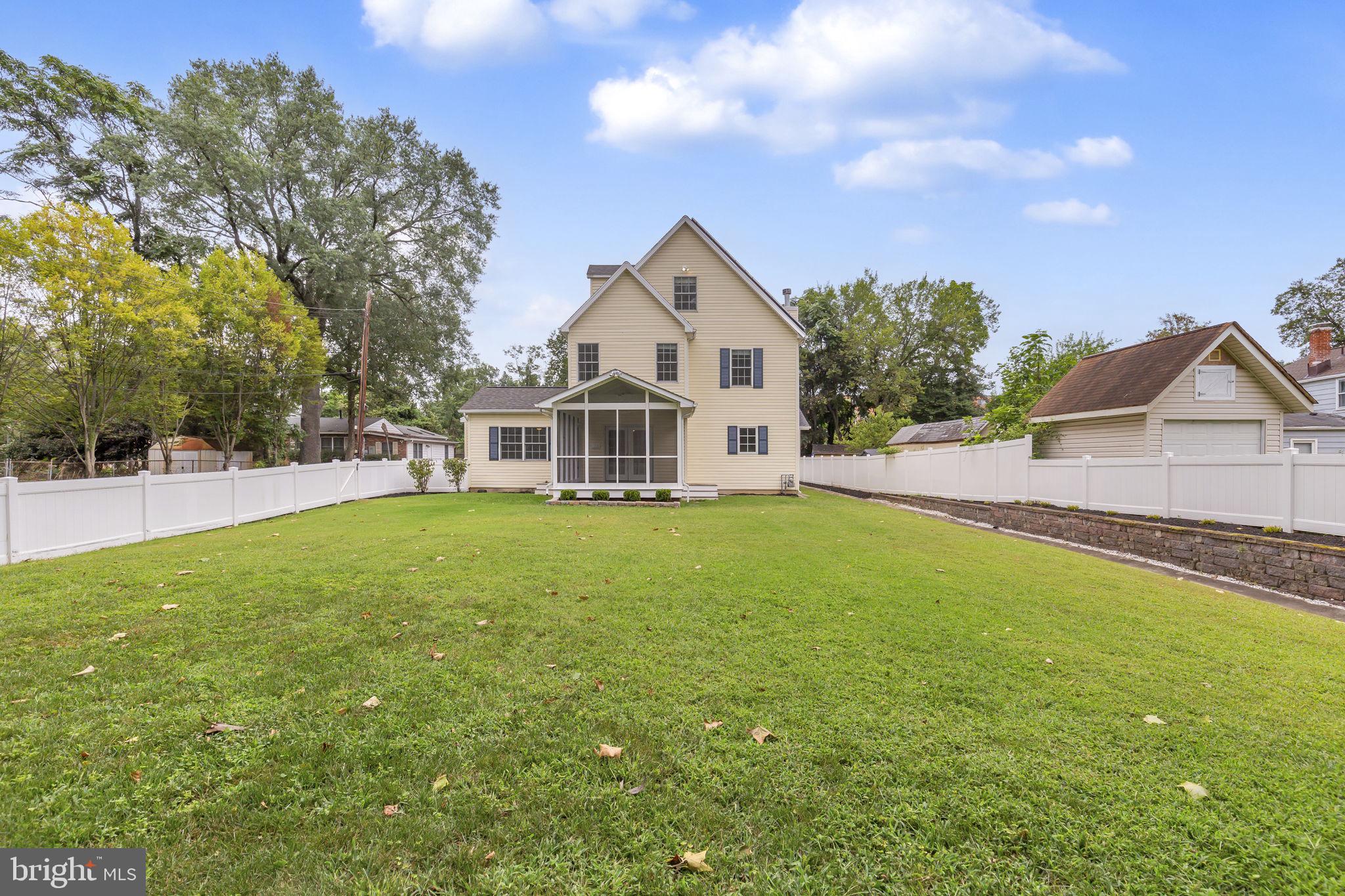 RIVERDALE PARK - Residential