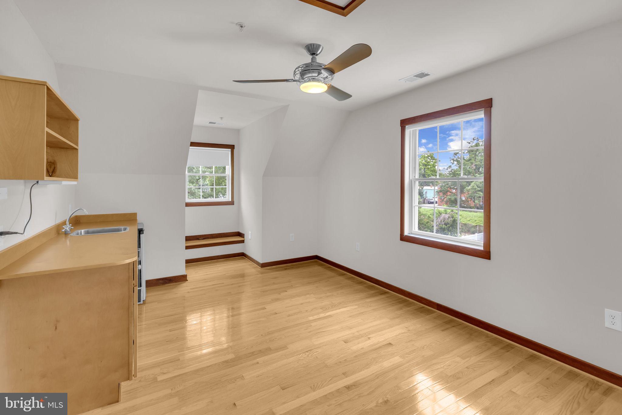 RIVERDALE PARK - Residential