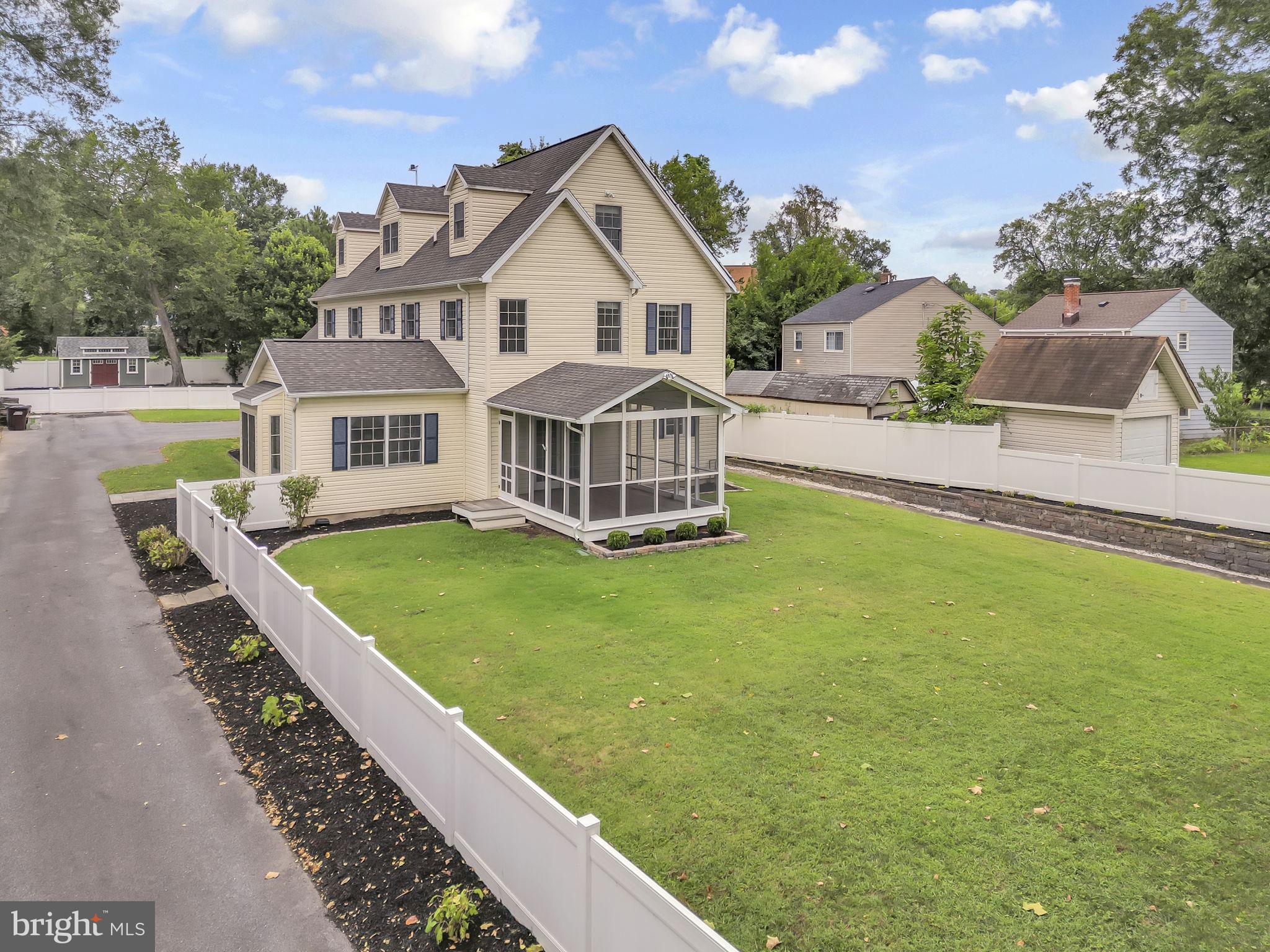 RIVERDALE PARK - Residential