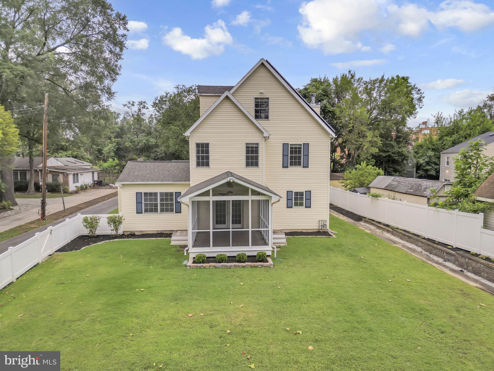 RIVERDALE PARK - Residential