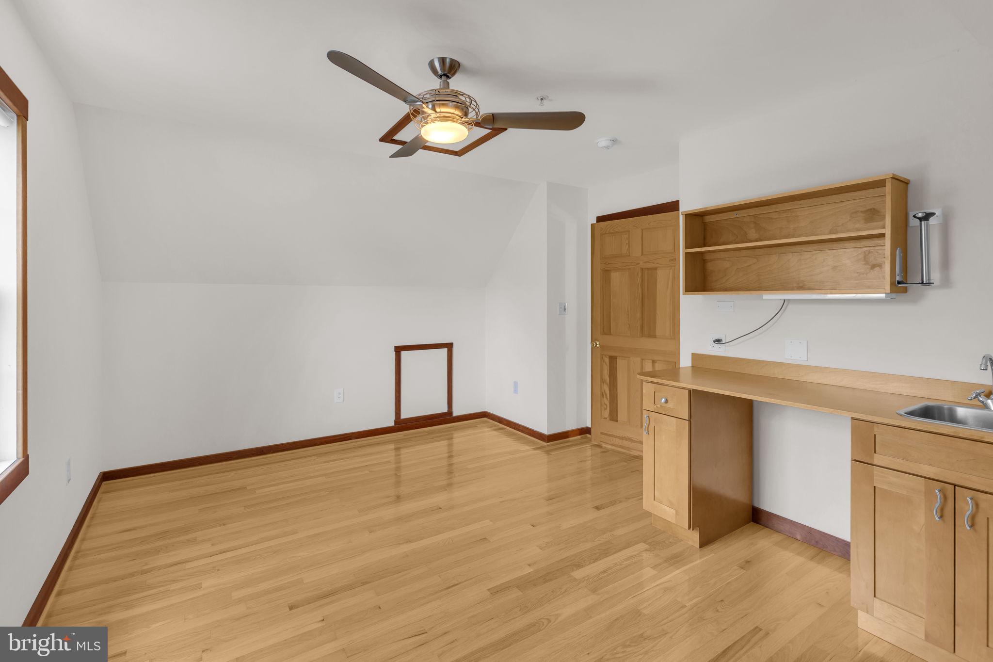 RIVERDALE PARK - Residential