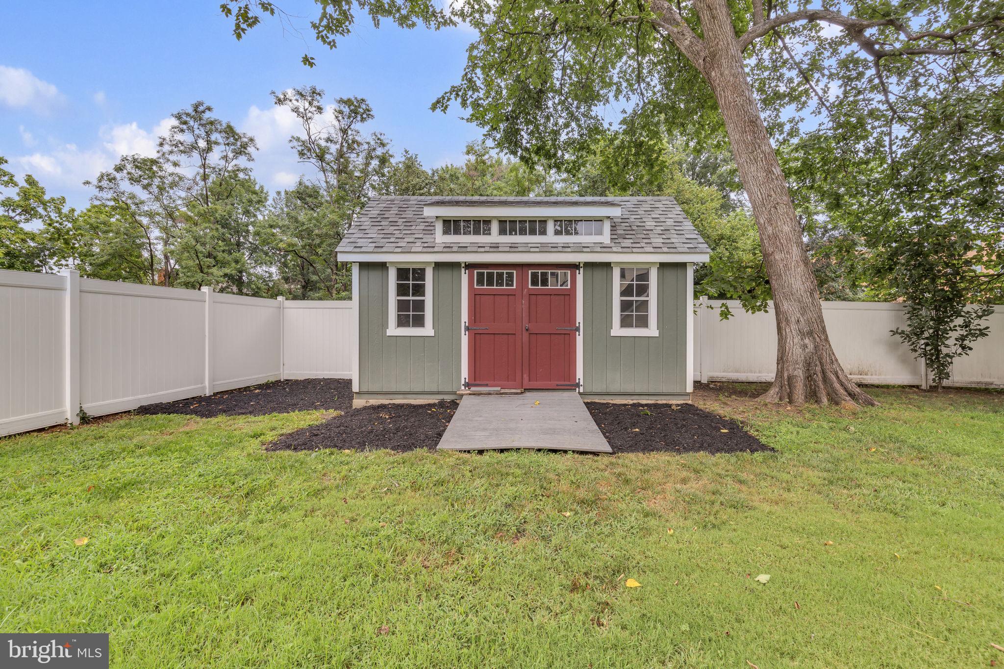 RIVERDALE PARK - Residential