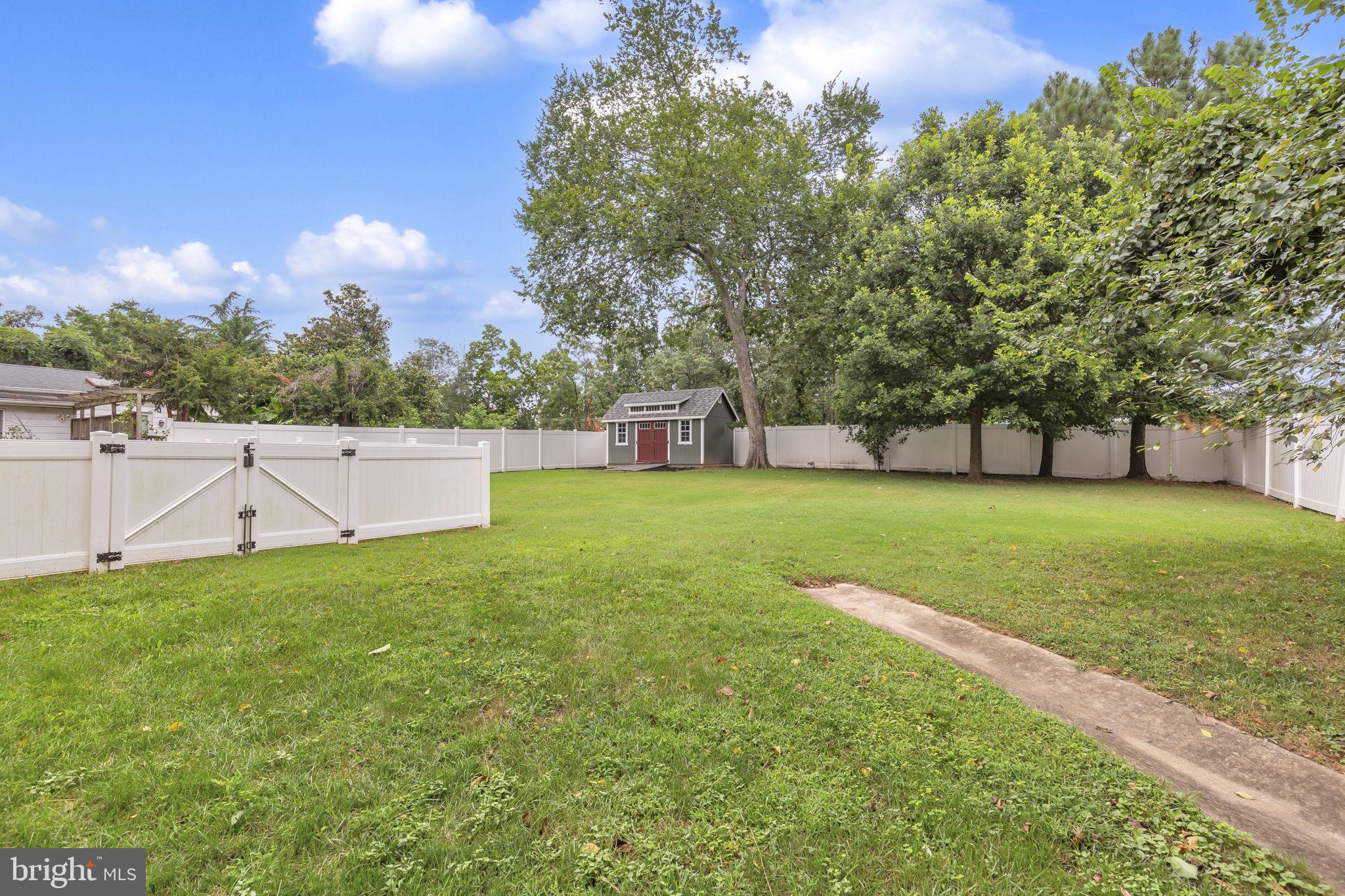 RIVERDALE PARK - Residential