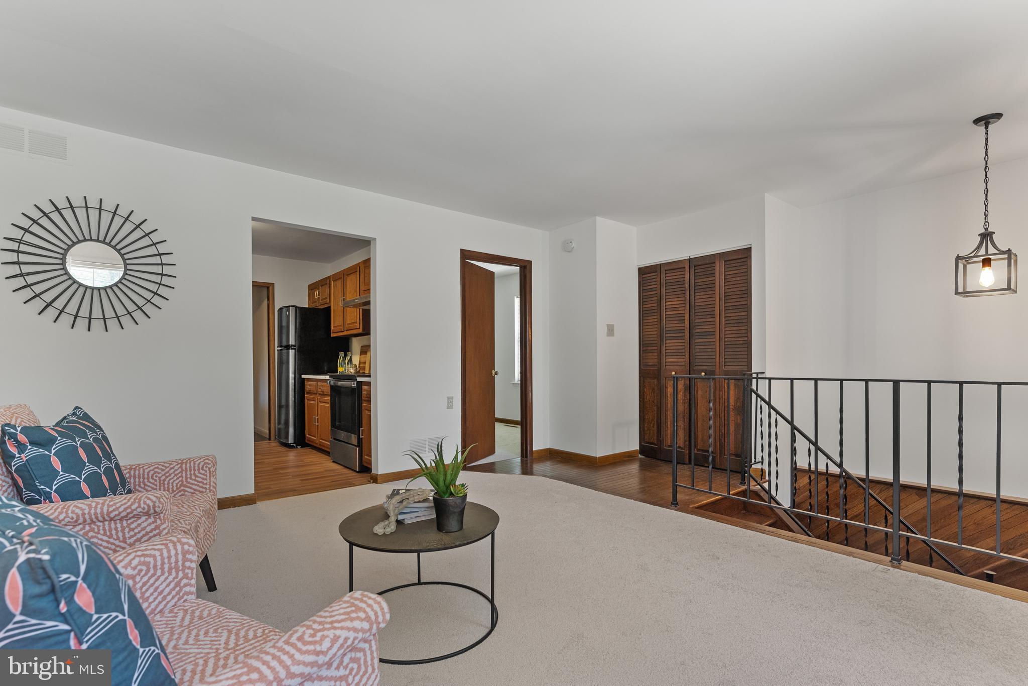 WOODLAND BEACH - Residential