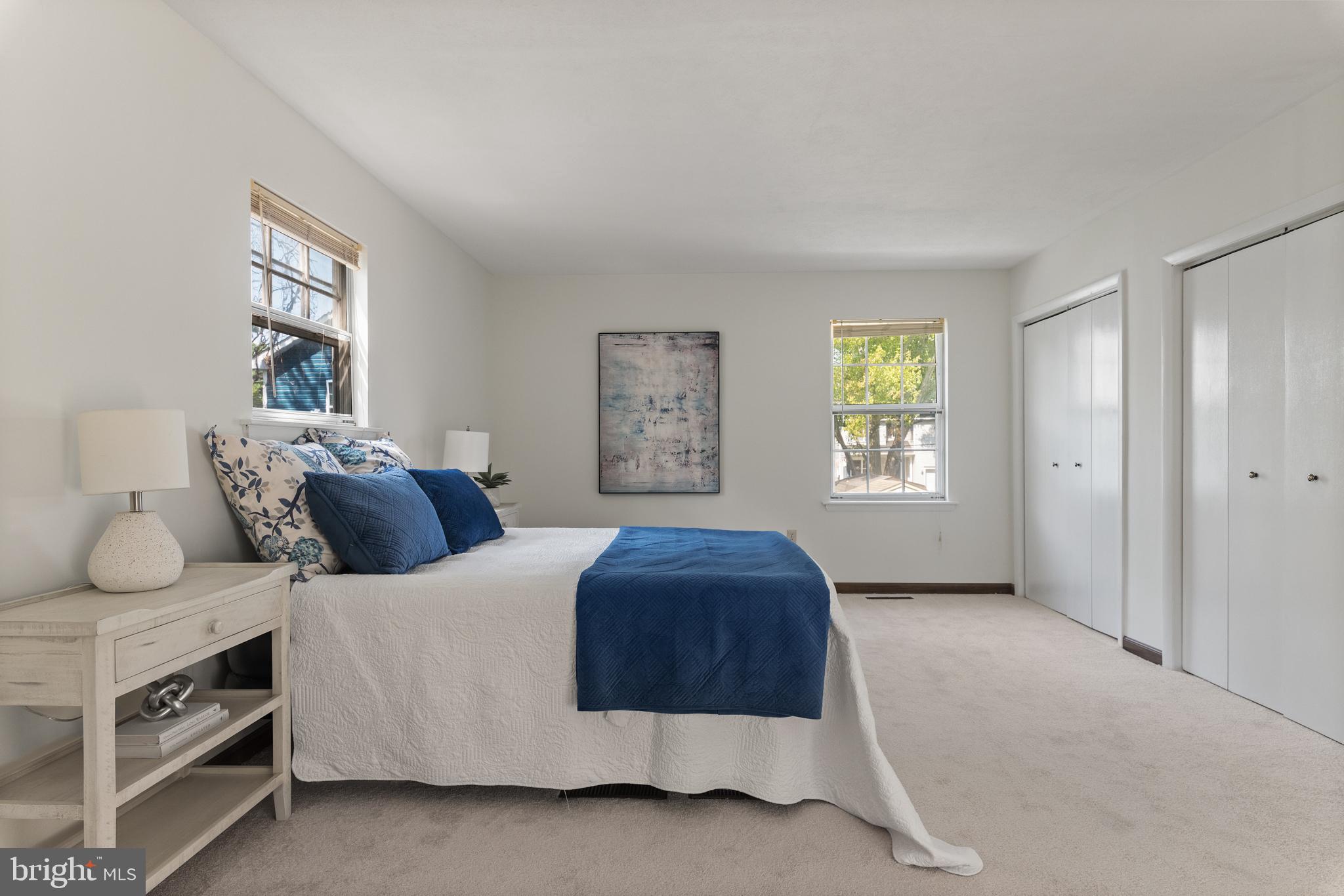 WOODLAND BEACH - Residential