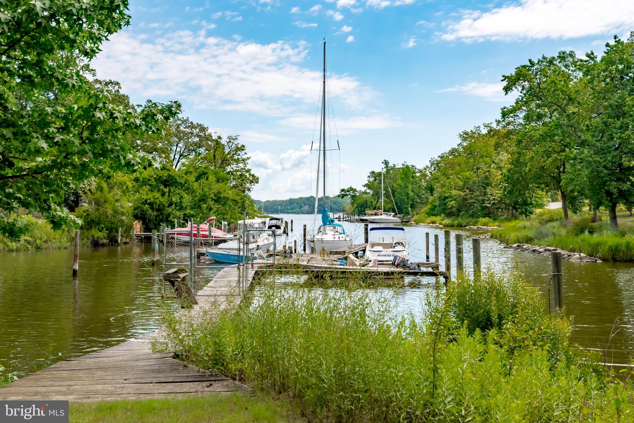WOODLAND BEACH - Residential