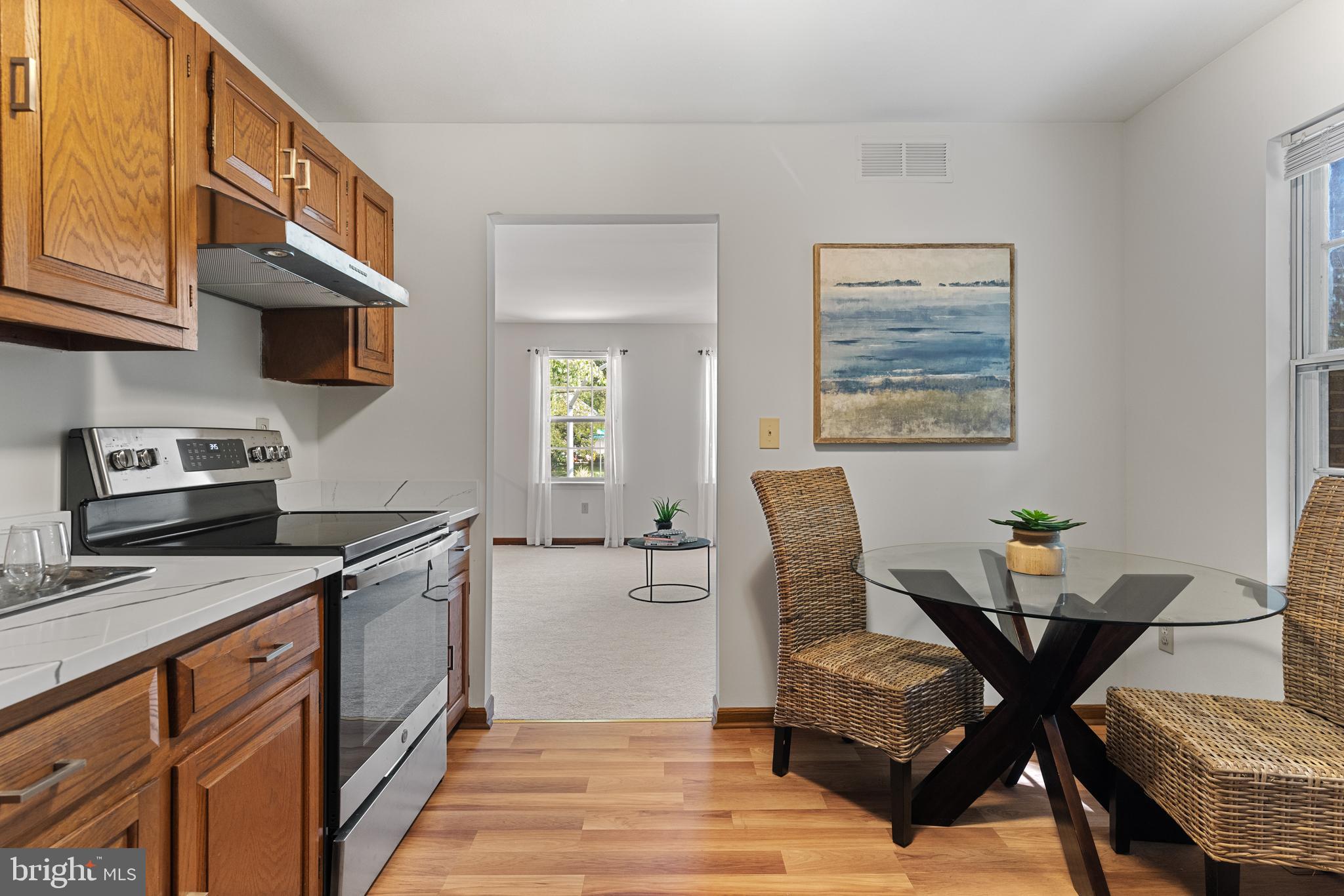 WOODLAND BEACH - Residential