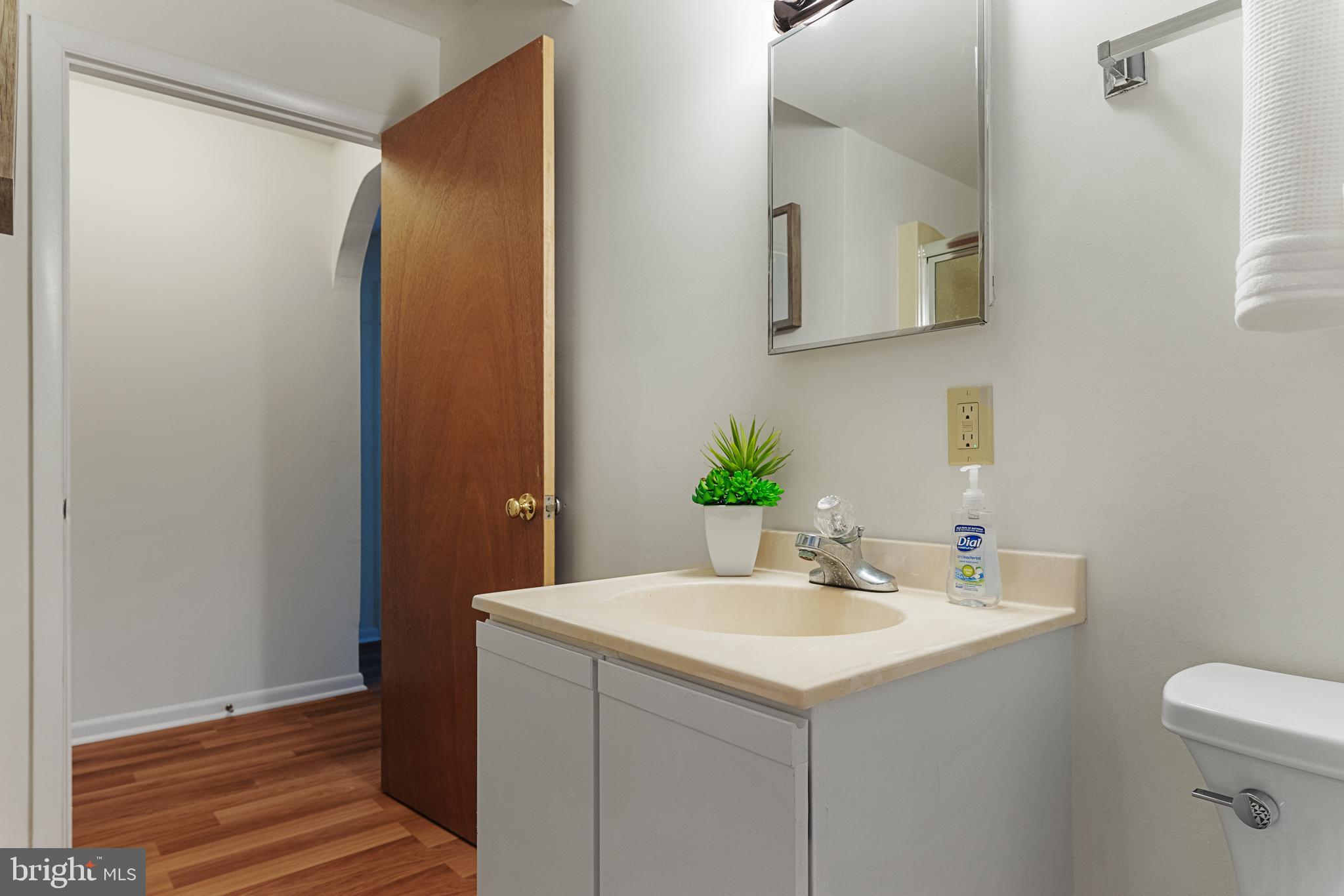 WOODLAND BEACH - Residential