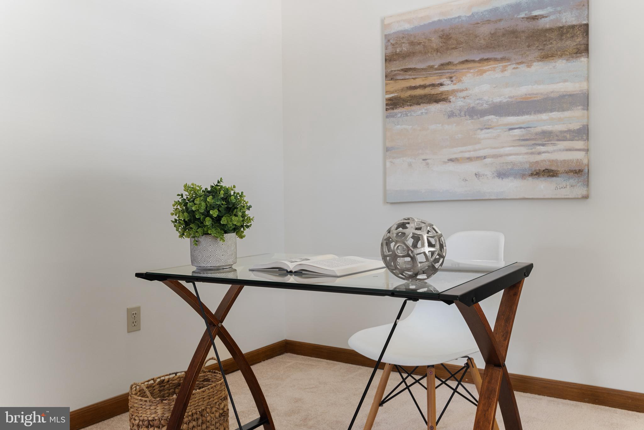 WOODLAND BEACH - Residential