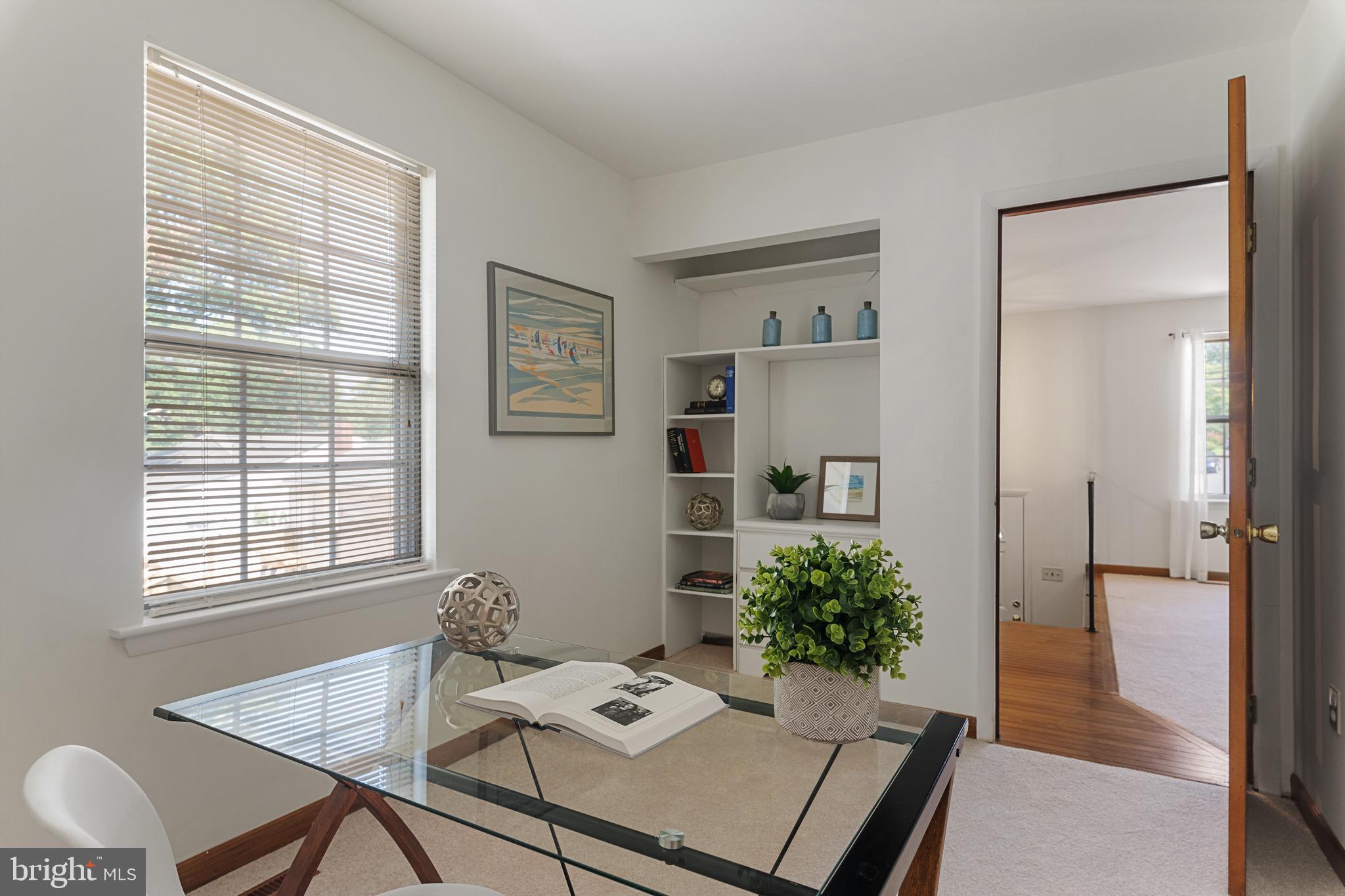 WOODLAND BEACH - Residential