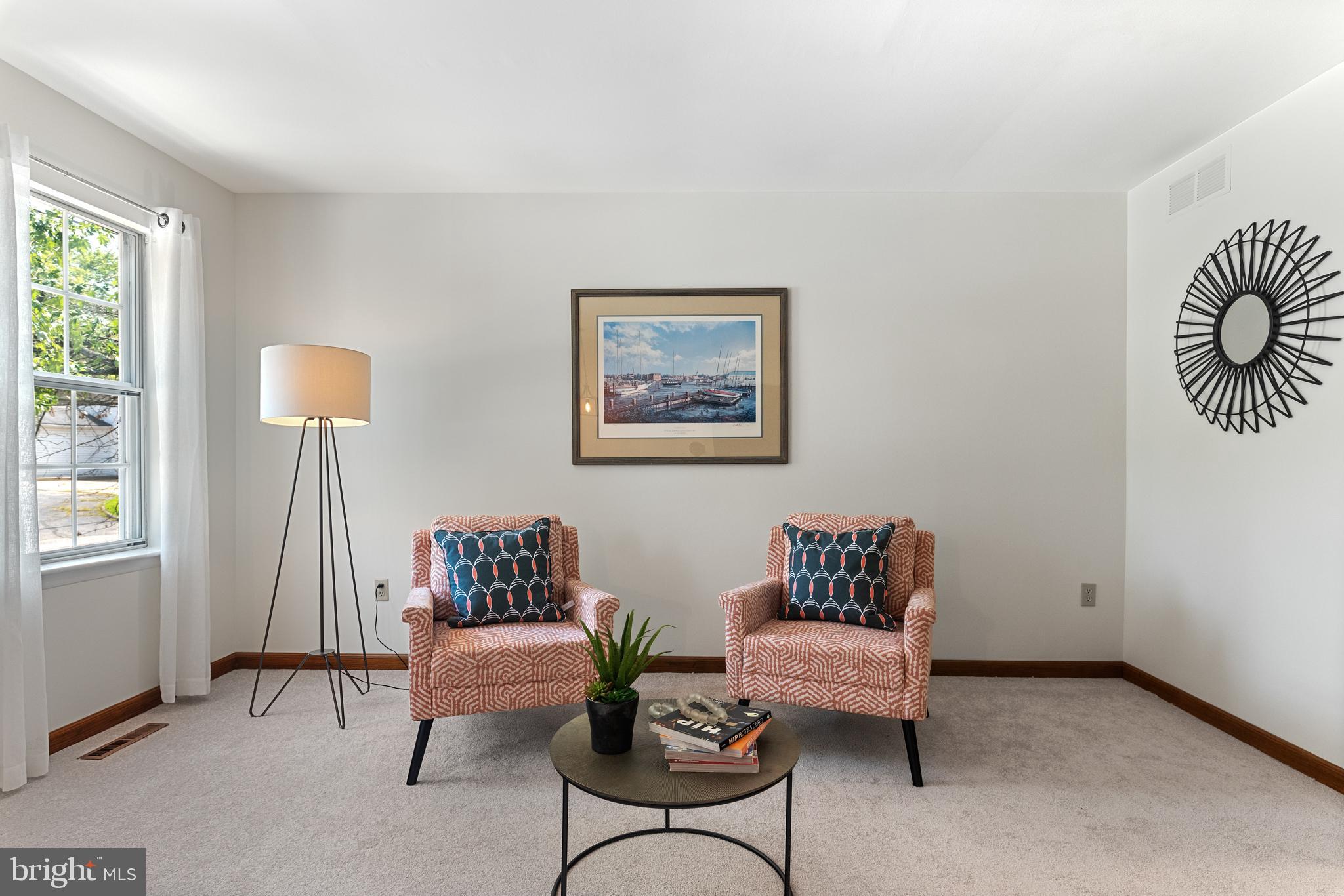 WOODLAND BEACH - Residential