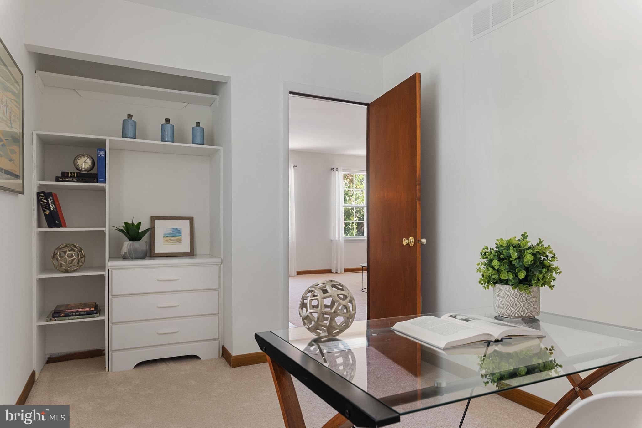 WOODLAND BEACH - Residential