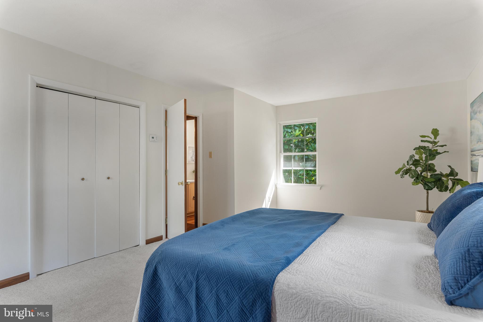 WOODLAND BEACH - Residential