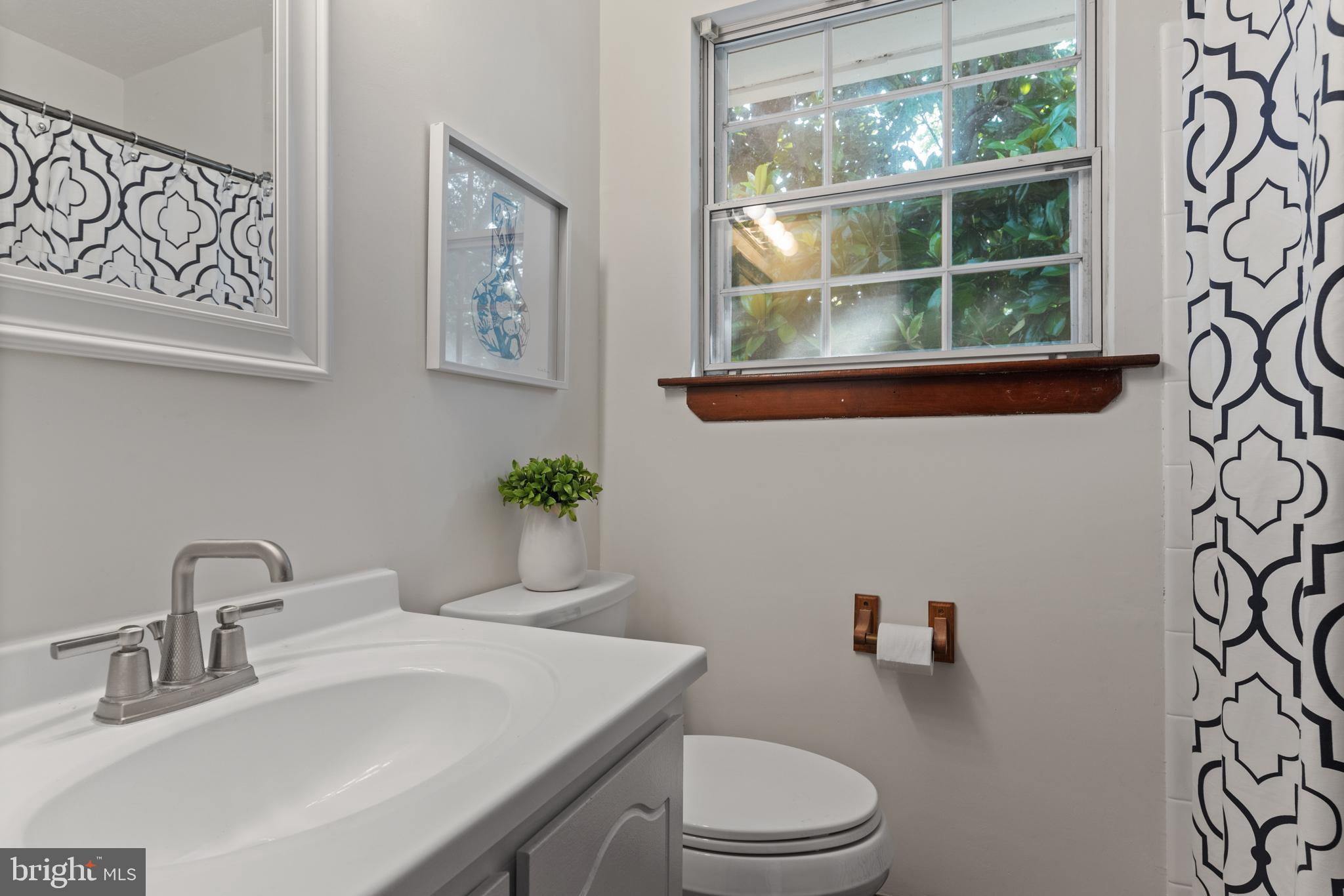 WOODLAND BEACH - Residential