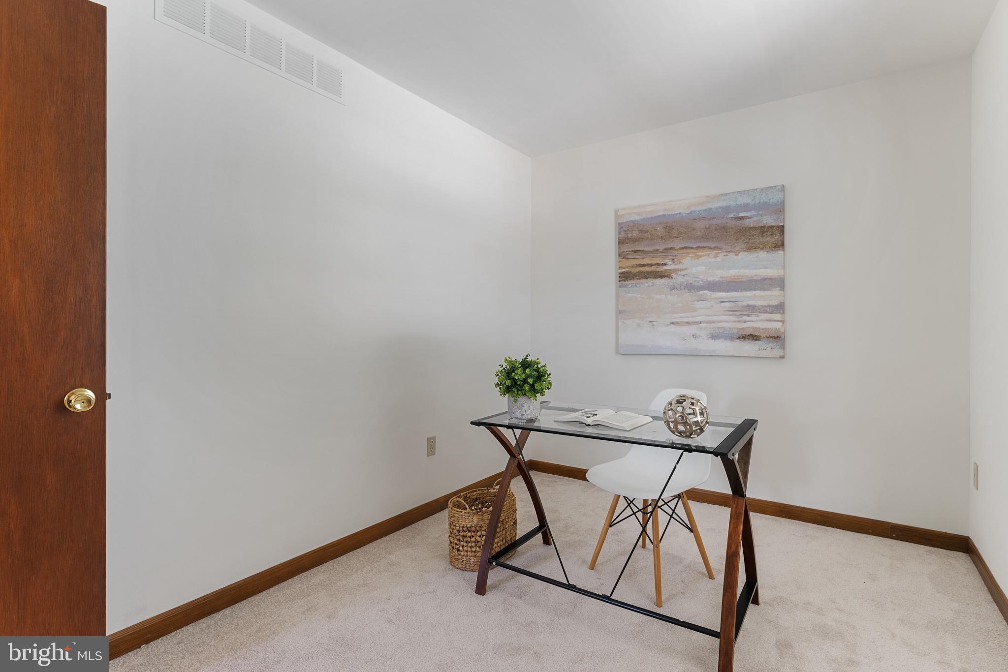 WOODLAND BEACH - Residential