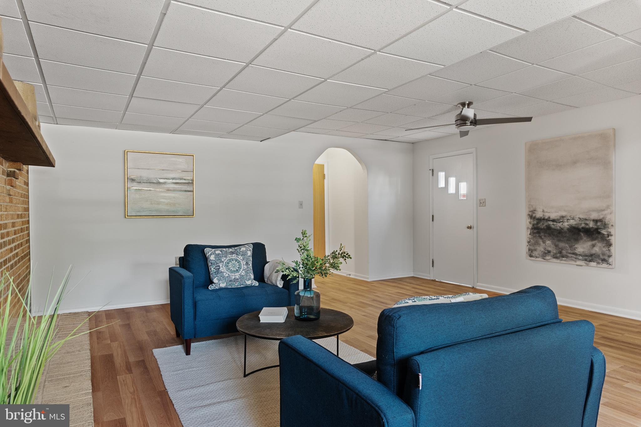 WOODLAND BEACH - Residential