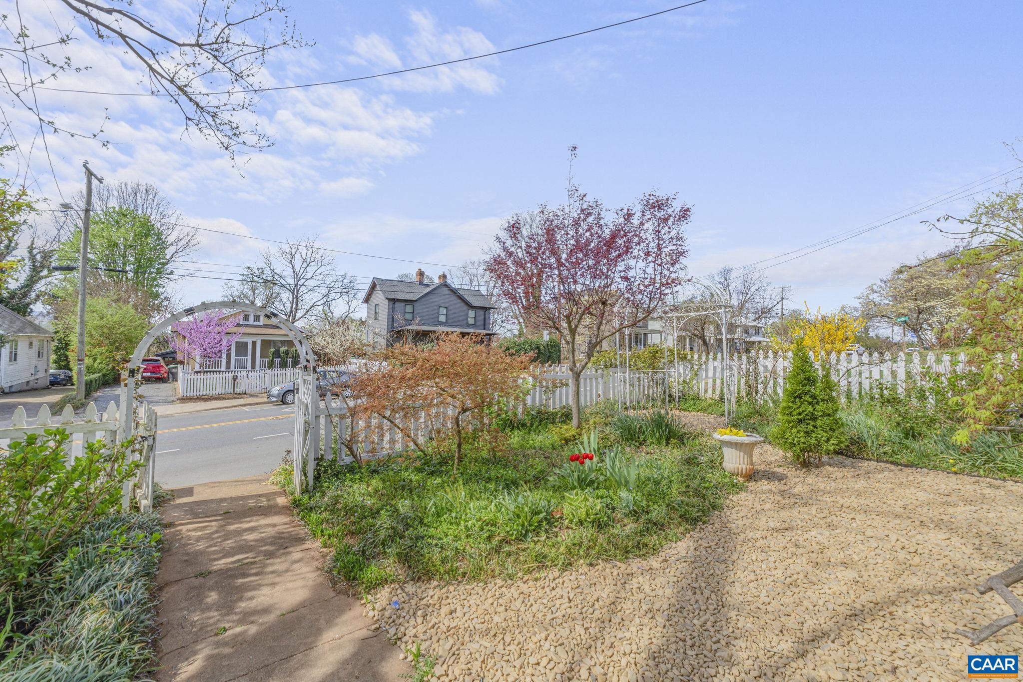 BELMONT - Residential