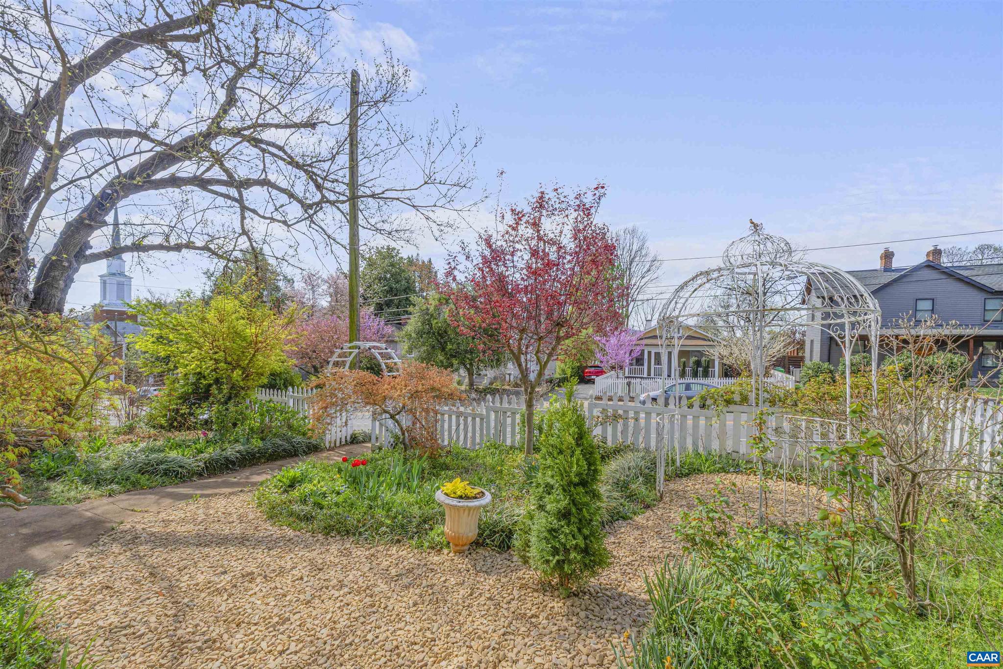 BELMONT - Residential