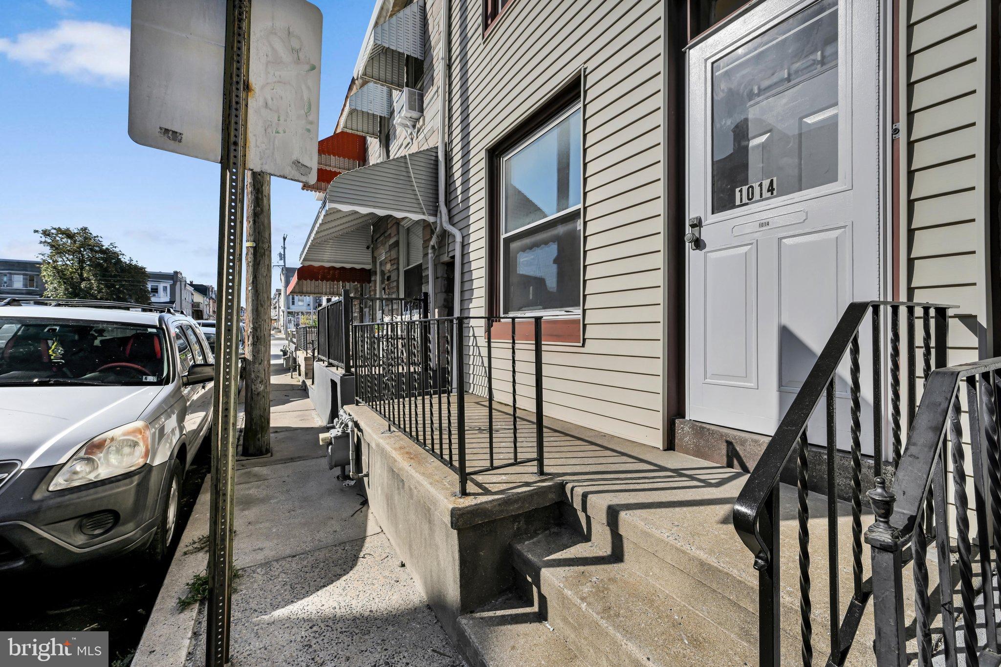 1014 MOSS STREET
